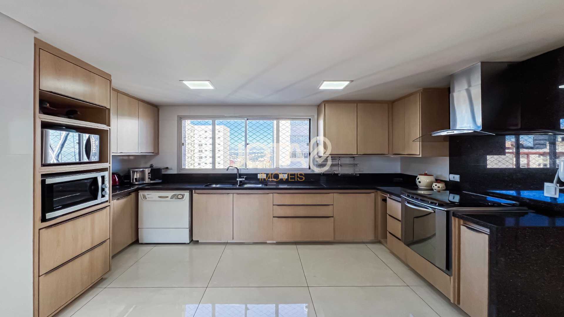 APARTAMENTO BELA TORRE 4 SUITES 3 VAGAS NO BATEL