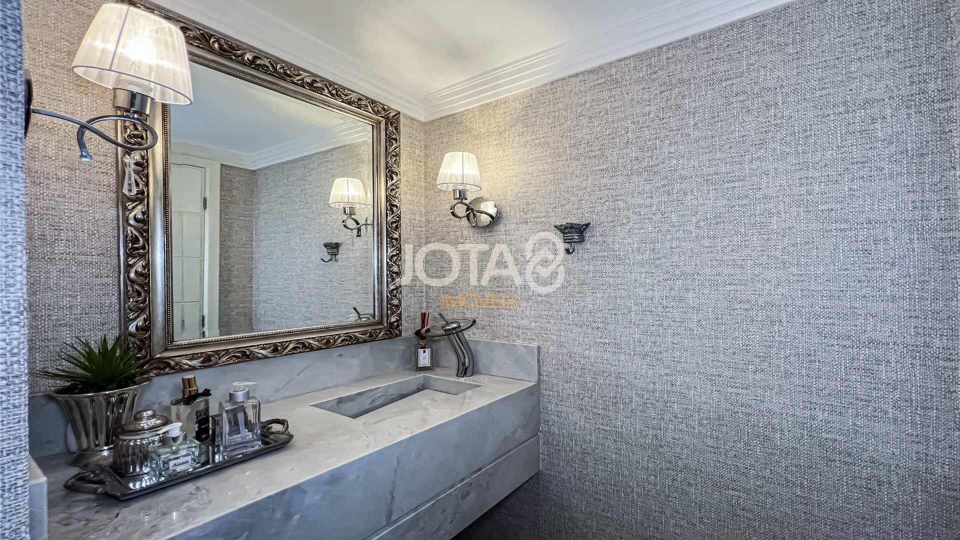 APARTAMENTO BELA TORRE 4 SUITES 3 VAGAS NO BATEL
