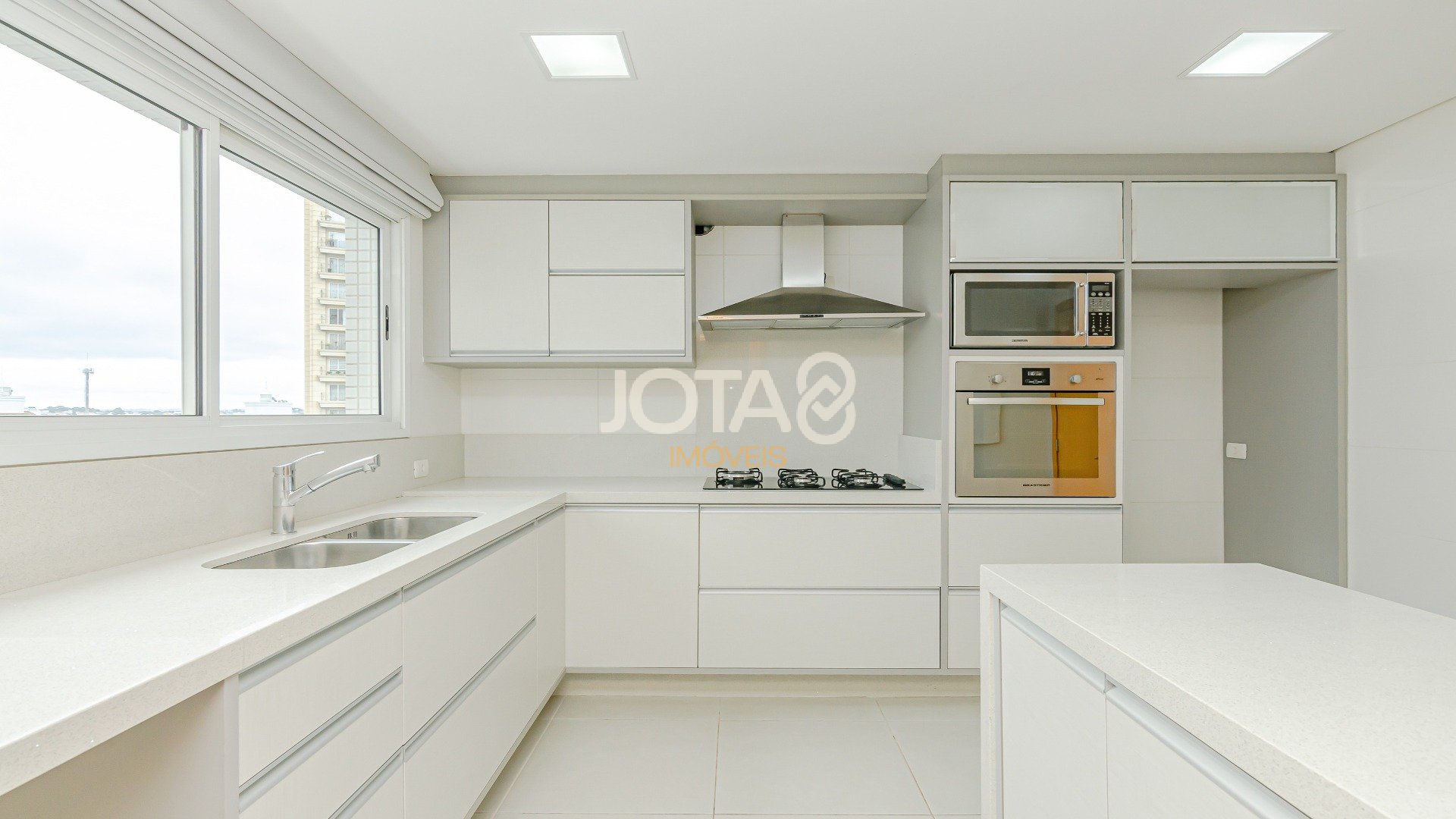 APARTAMENTO COM 3 SUÍTES E 2 VAGAS NO ECOVILLE