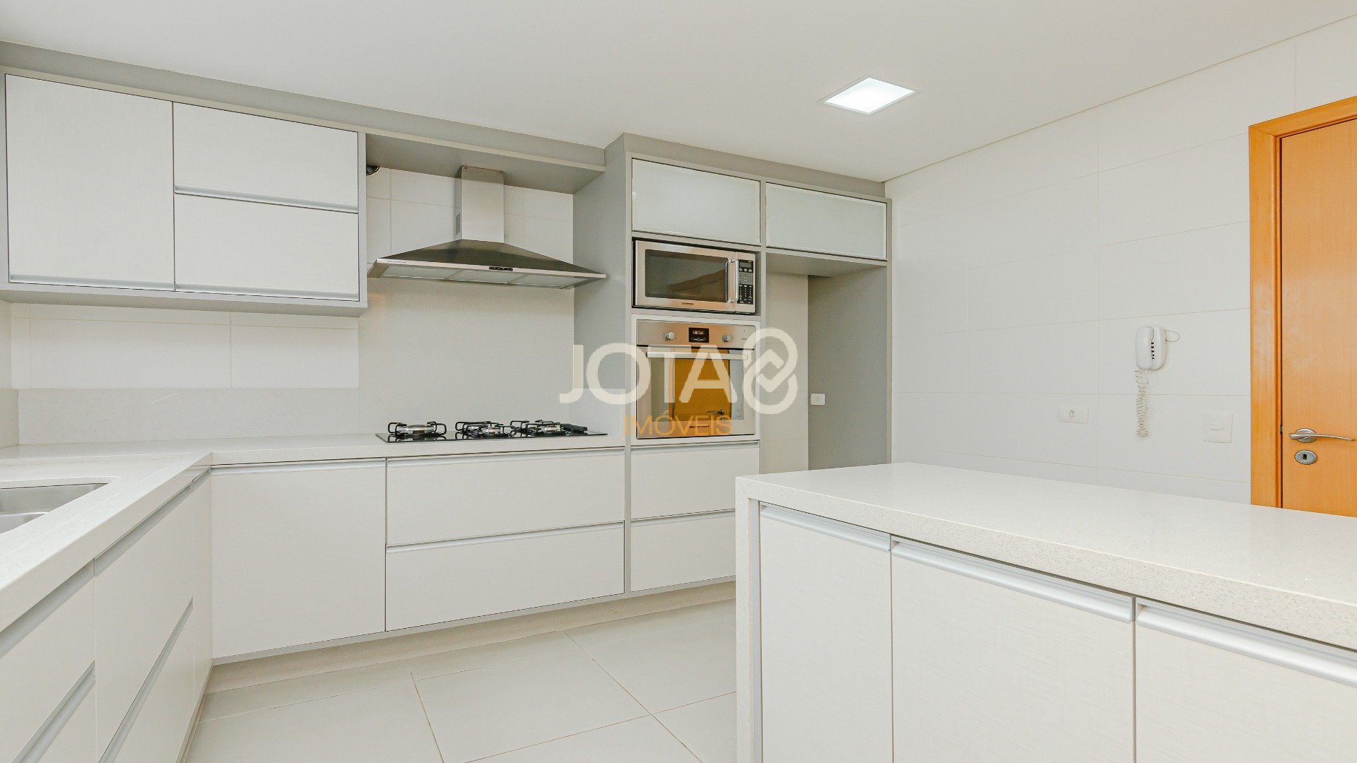 APARTAMENTO COM 3 SUÍTES E 2 VAGAS NO ECOVILLE