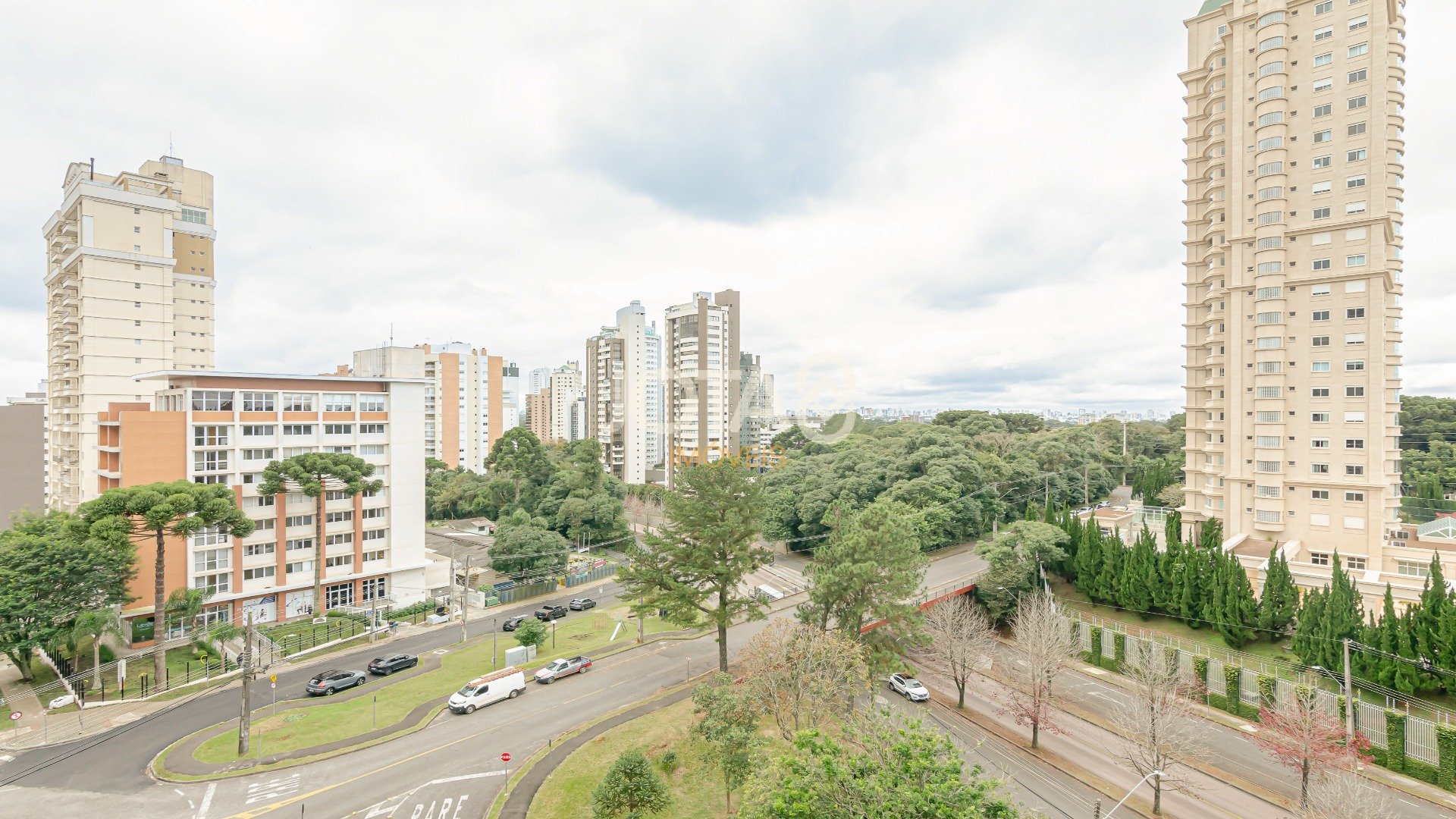 APARTAMENTO COM 3 SUÍTES E 2 VAGAS NO ECOVILLE