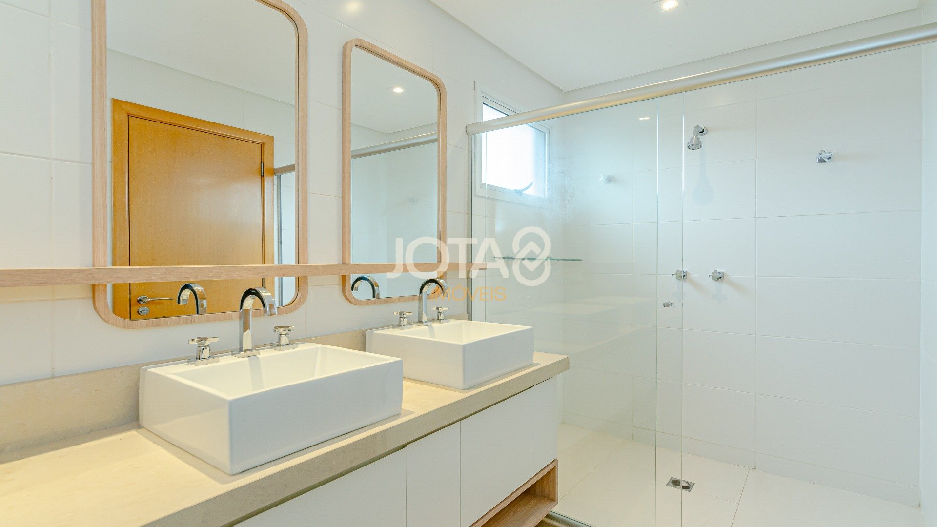APARTAMENTO COM 3 SUÍTES E 2 VAGAS NO ECOVILLE