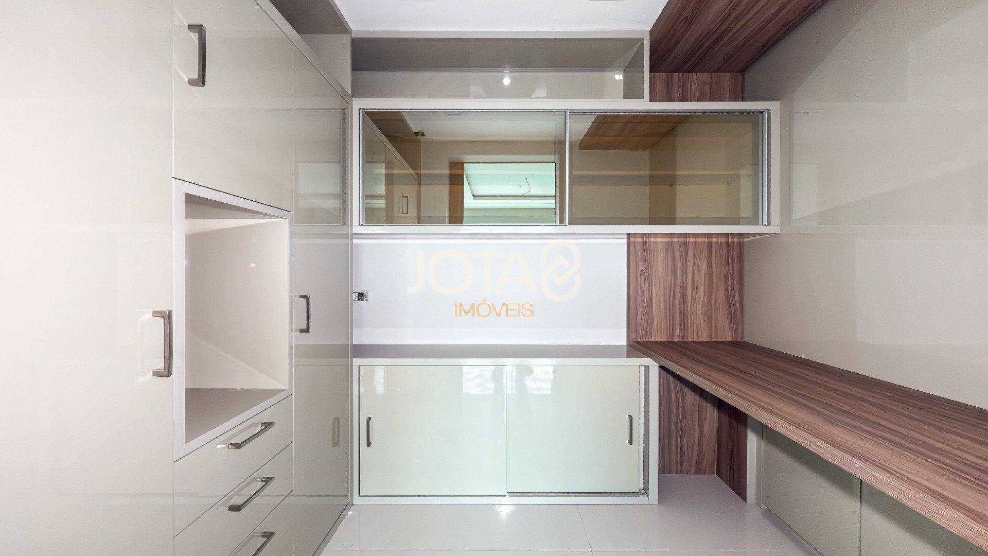 APARTAMENTO 2 SUITES EM CONDOMINIO CLUBE NO ECOVILLE