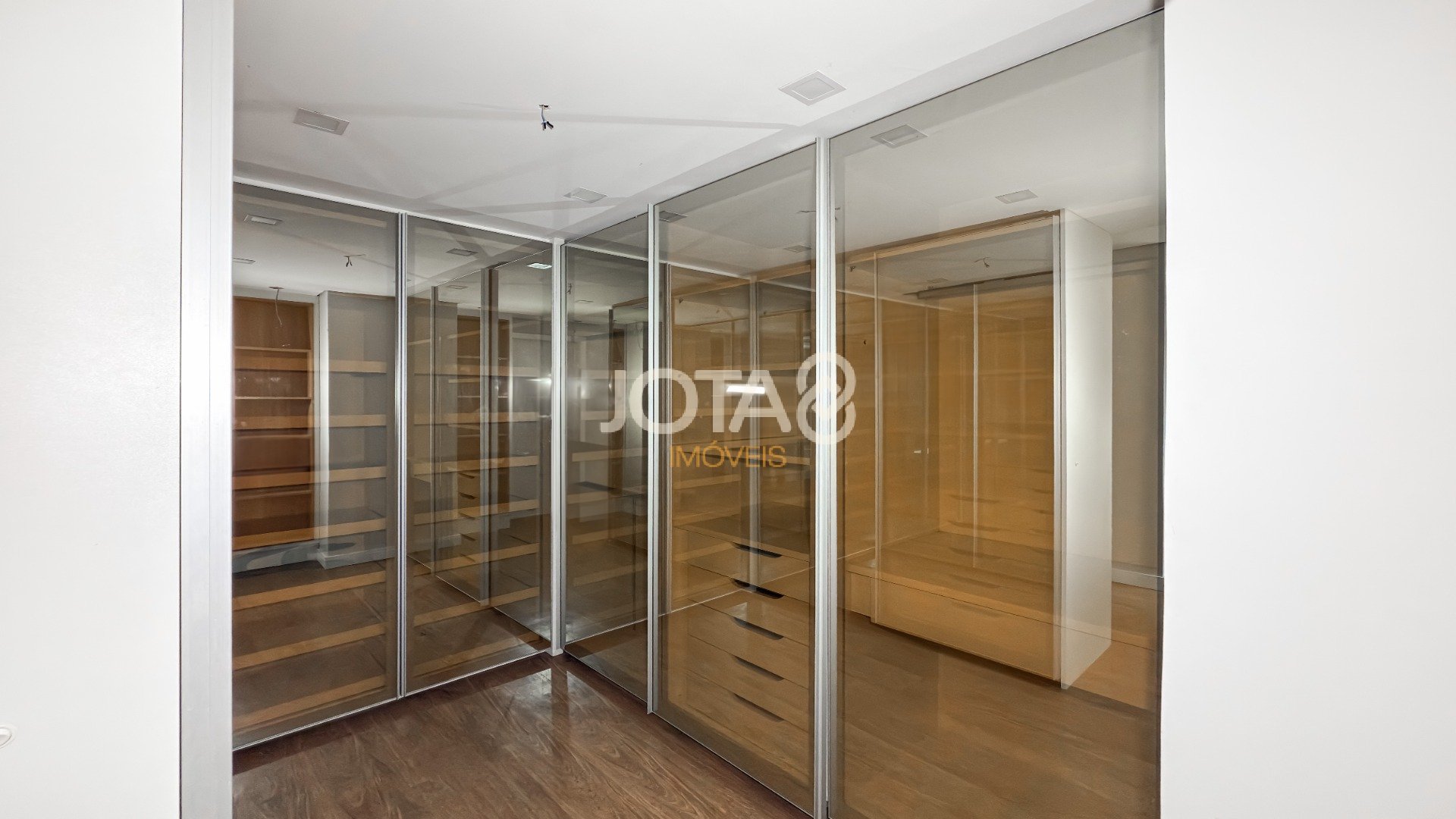 APARTAMENTO 2 SUITES EM CONDOMINIO CLUBE NO ECOVILLE