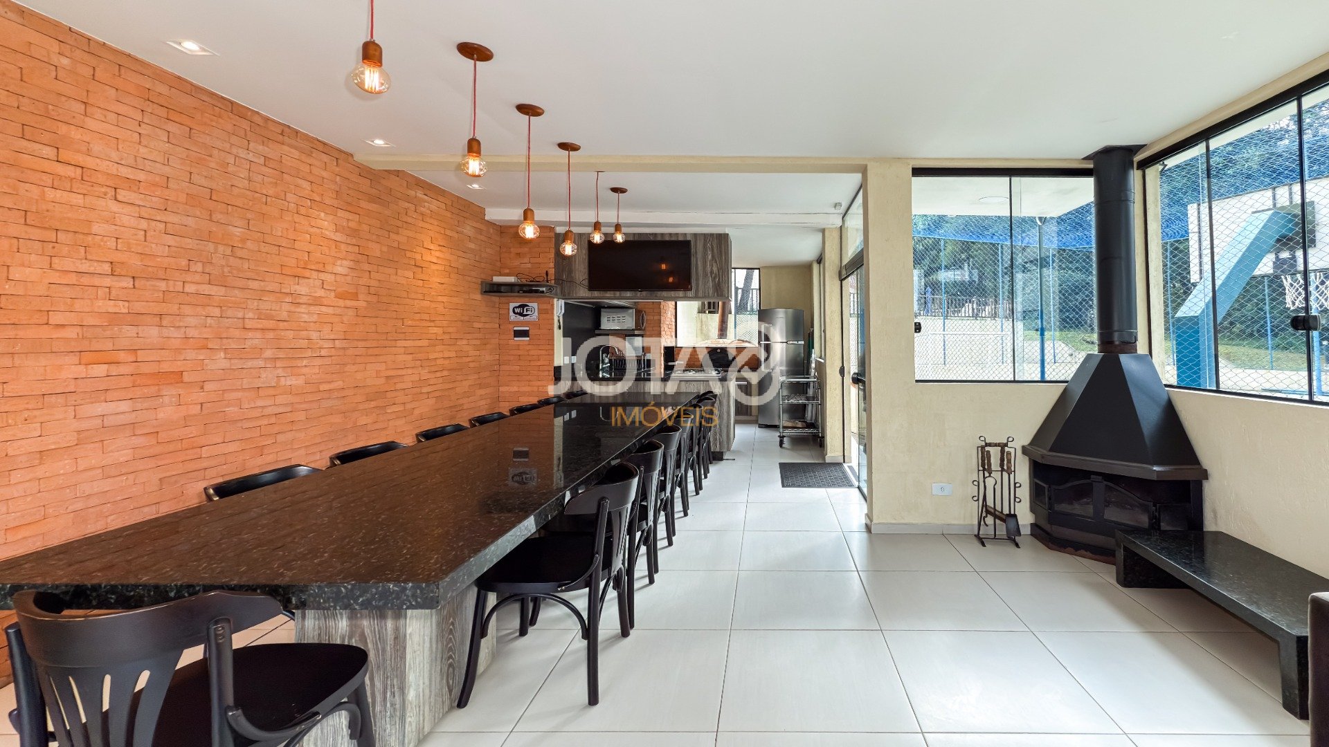 OPORTUNIDADE NO ECOVILLE: 2 QUARTOS + CLOSET E CONDOMÍNIO CLUBE