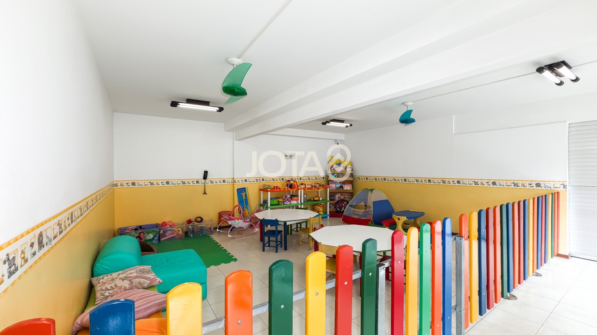 OPORTUNIDADE NO ECOVILLE: 2 QUARTOS + CLOSET E CONDOMÍNIO CLUBE
