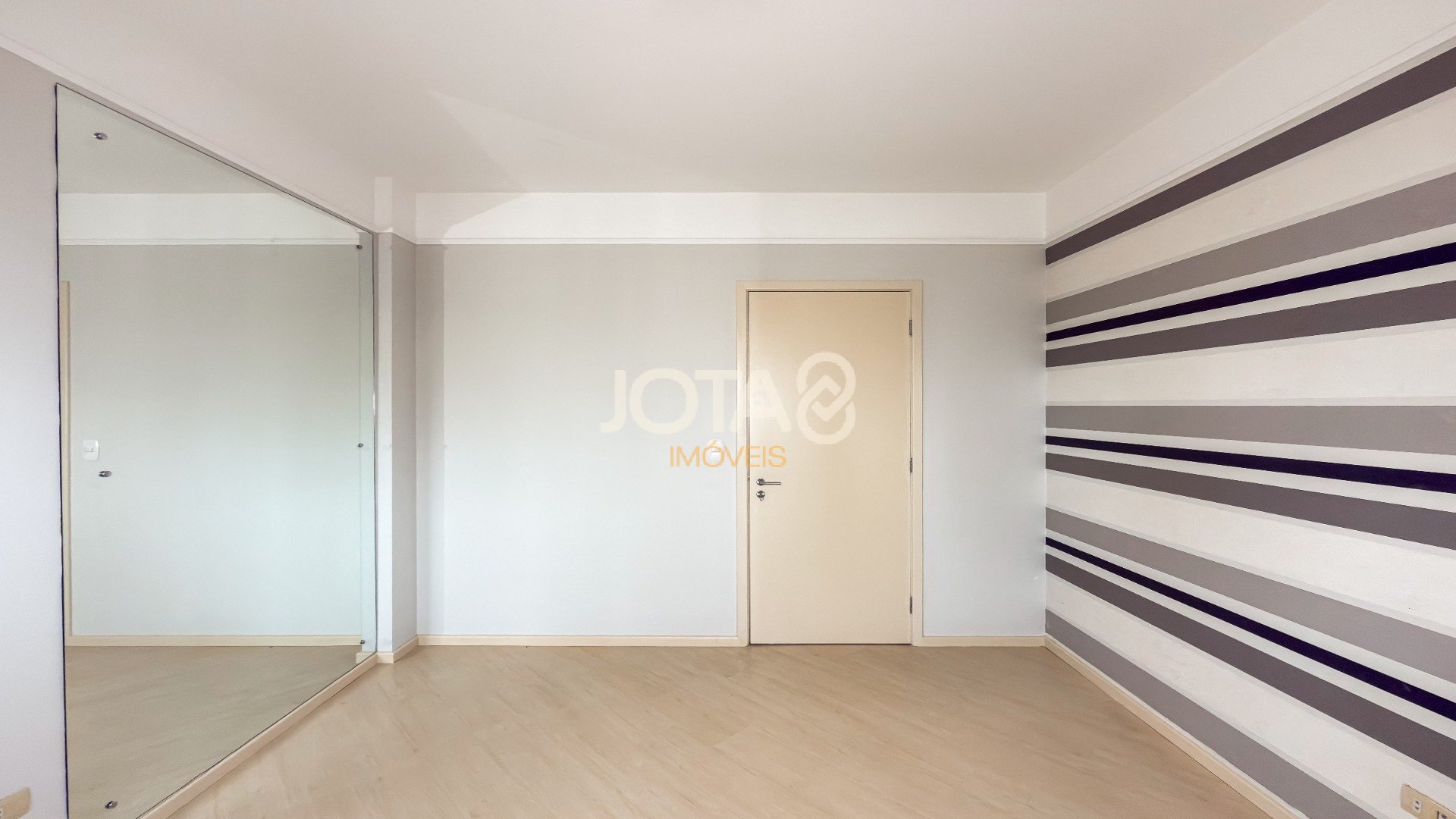 OPORTUNIDADE NO ECOVILLE: 2 QUARTOS + CLOSET E CONDOMÍNIO CLUBE