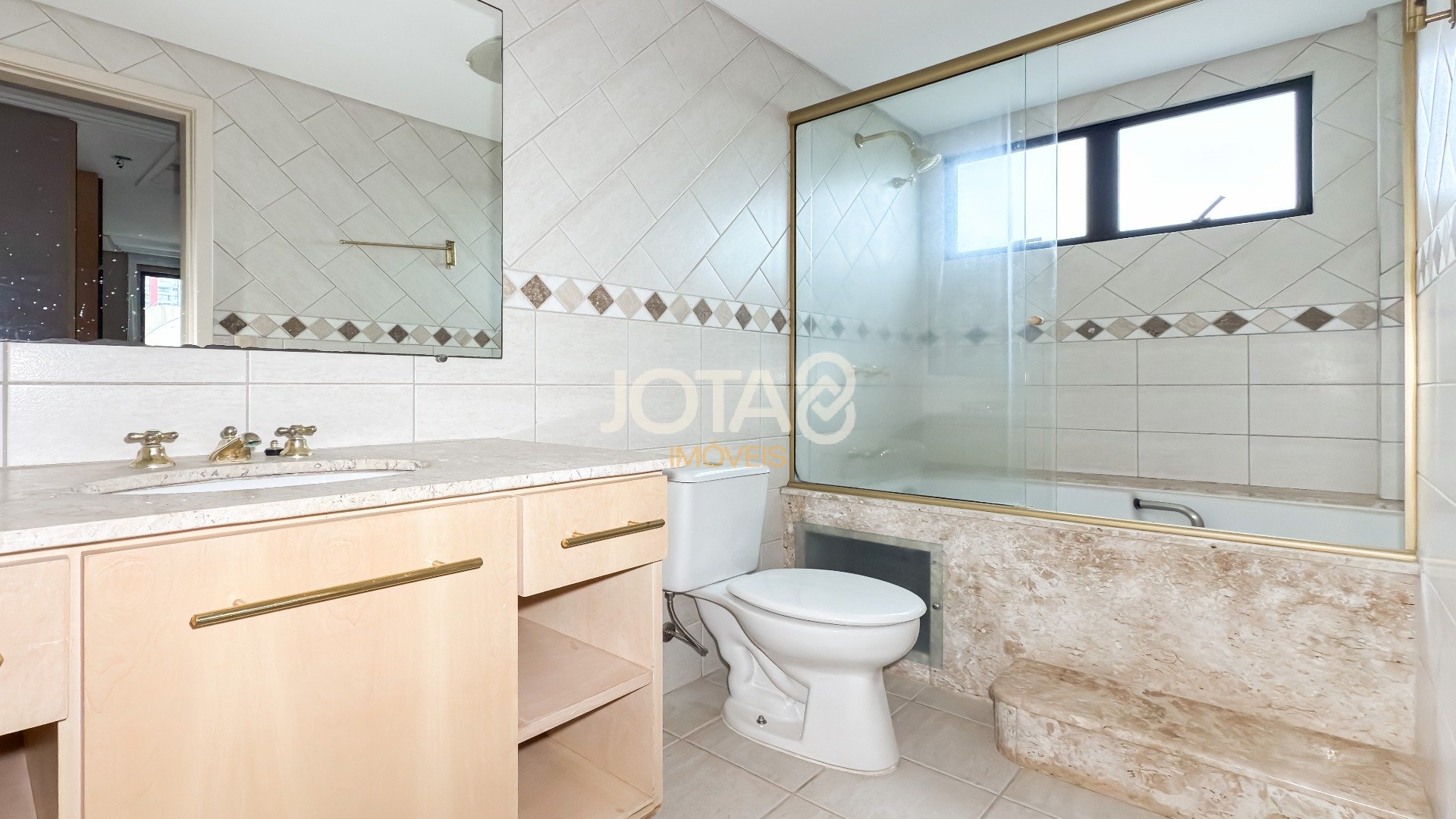 OPORTUNIDADE NO ECOVILLE: 2 QUARTOS + CLOSET E CONDOMÍNIO CLUBE