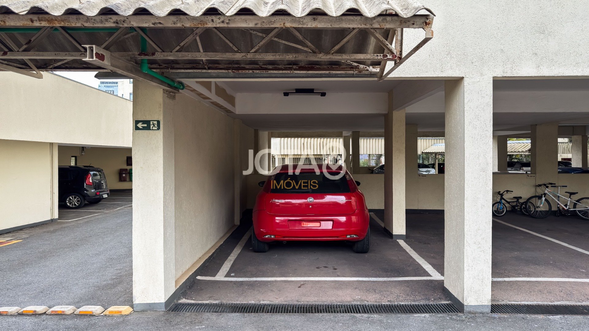 OPORTUNIDADE NO ECOVILLE: 2 QUARTOS + CLOSET E CONDOMÍNIO CLUBE