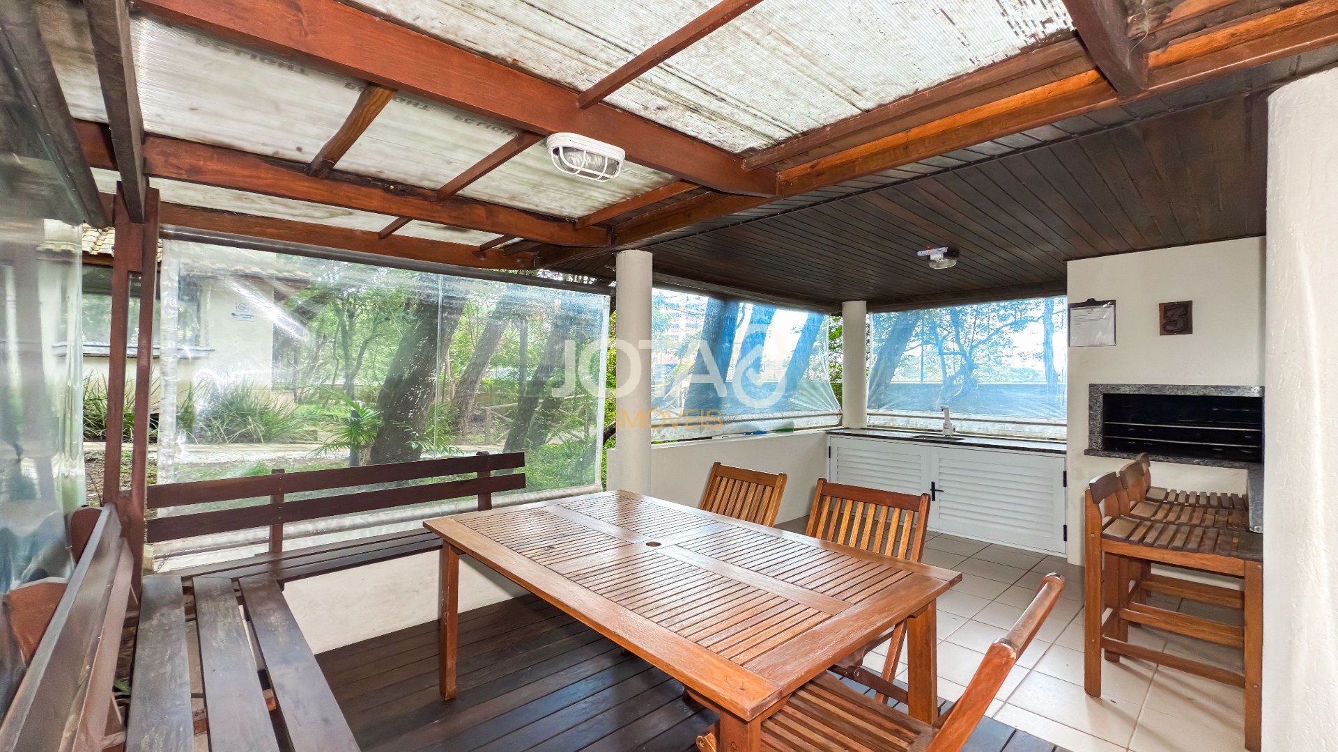 OPORTUNIDADE NO ECOVILLE: 2 QUARTOS + CLOSET E CONDOMÍNIO CLUBE