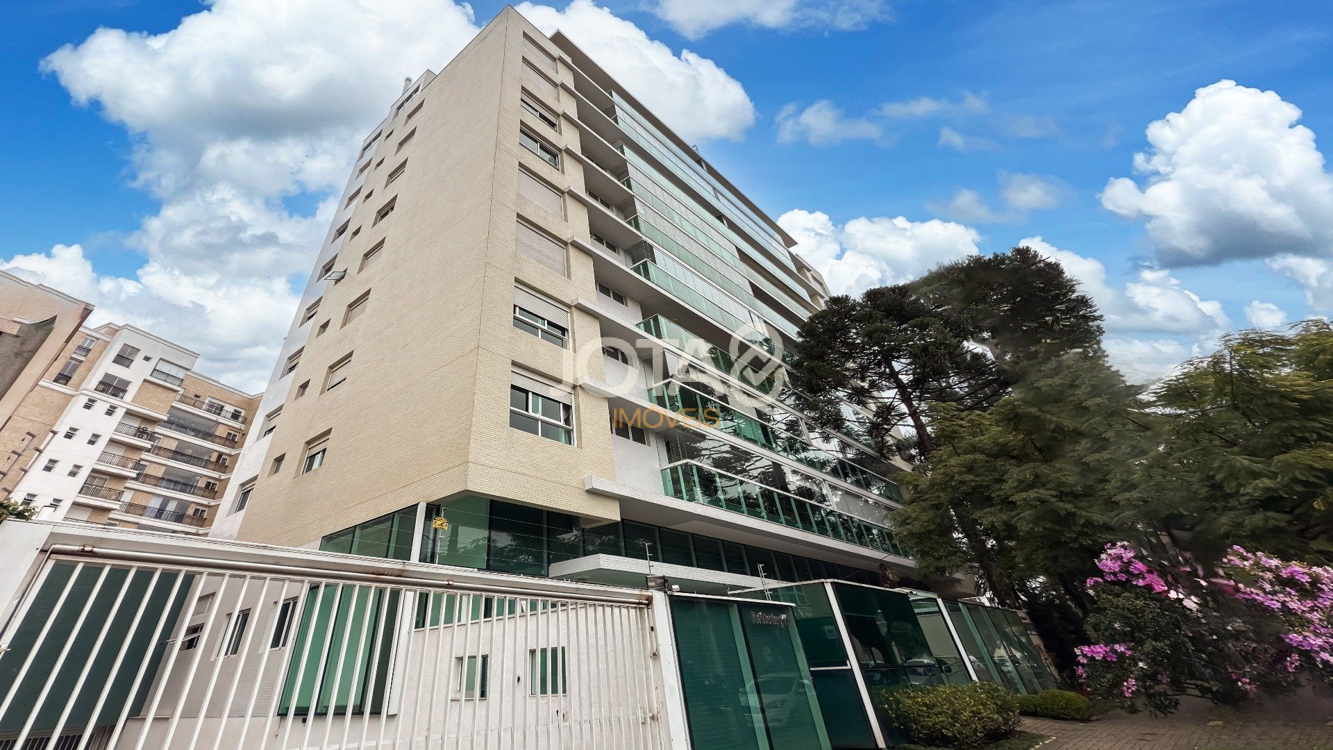 APARTAMENTO FACE NORTE E VISTA DEFINITIVA NO BATEL