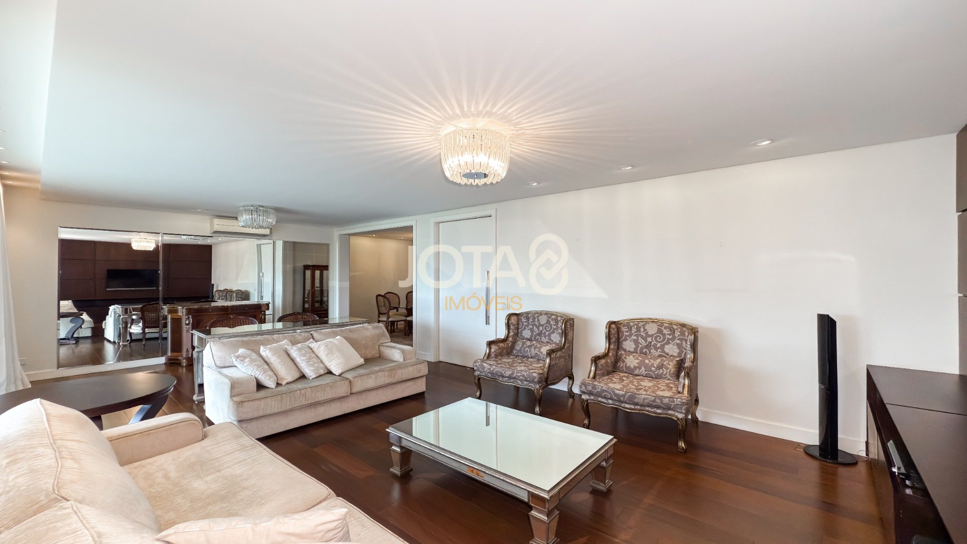 APARTAMENTO FACE NORTE E VISTA DEFINITIVA NO BATEL