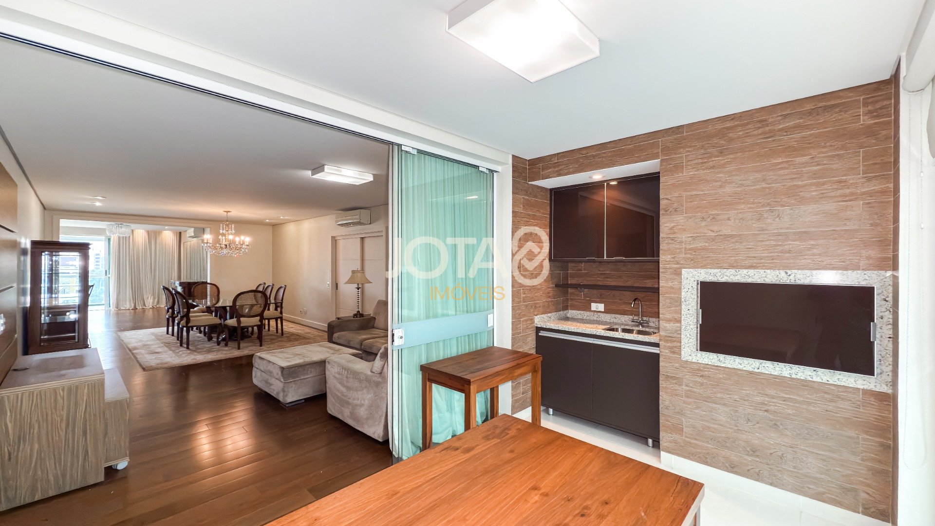 APARTAMENTO FACE NORTE E VISTA DEFINITIVA NO BATEL