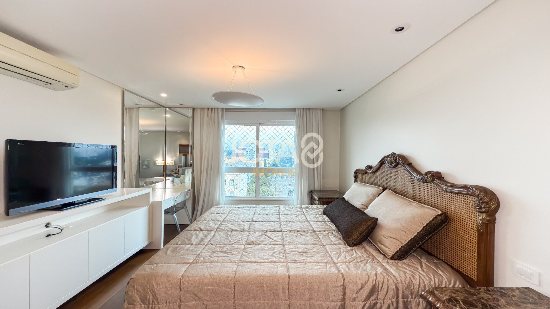 APARTAMENTO FACE NORTE E VISTA DEFINITIVA NO BATEL
