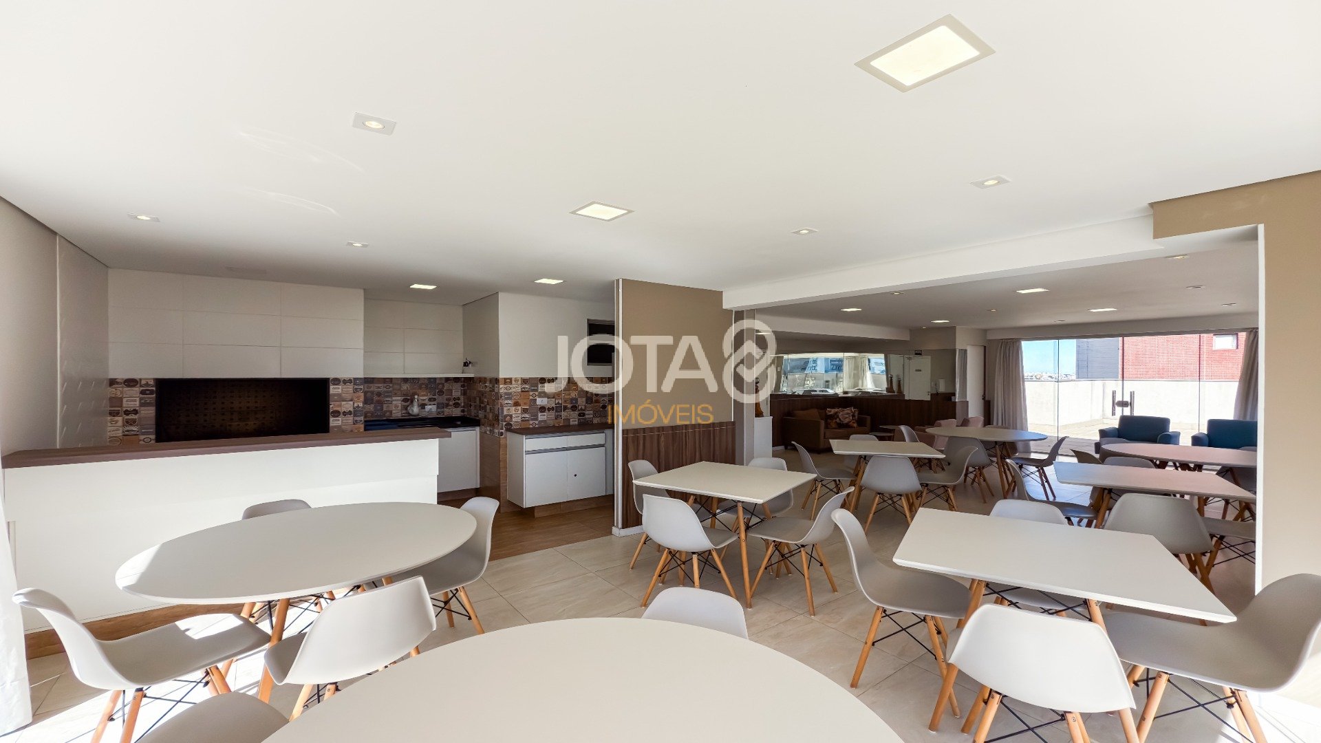APARTAMENTO ENSOLARADO COM 3 QUARTOS