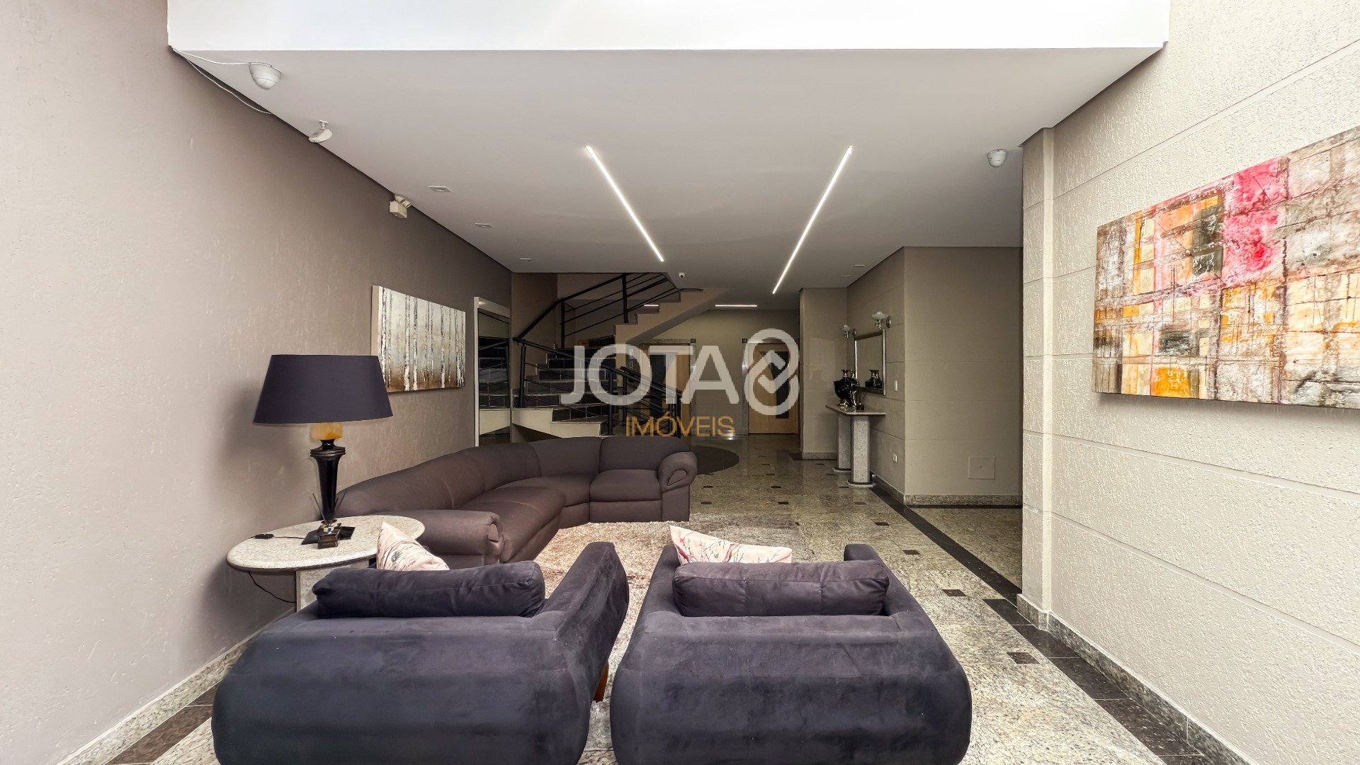 APARTAMENTO ENSOLARADO COM 3 QUARTOS