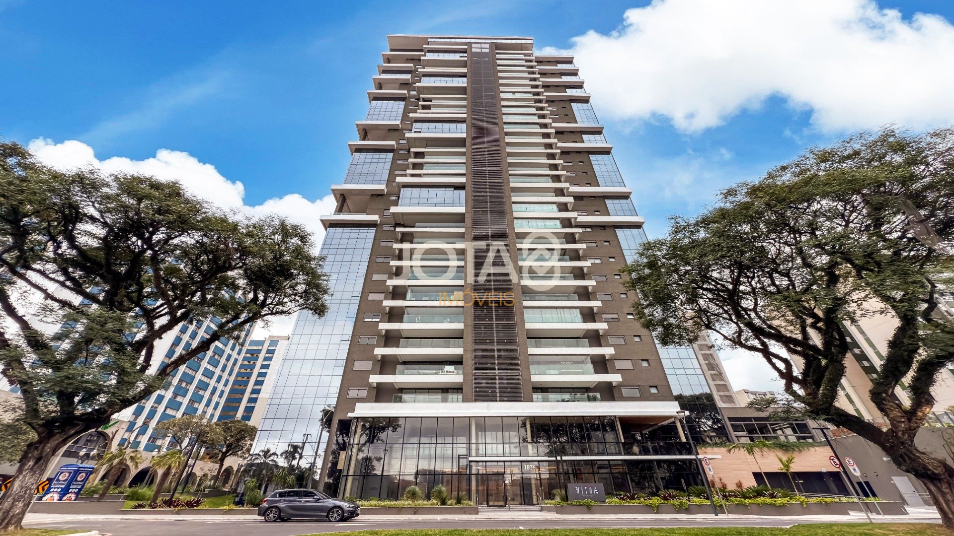 VITRA EM ANDAR ALTO, VISTA DESLUMBRANTE E COM 3 SUÍTES