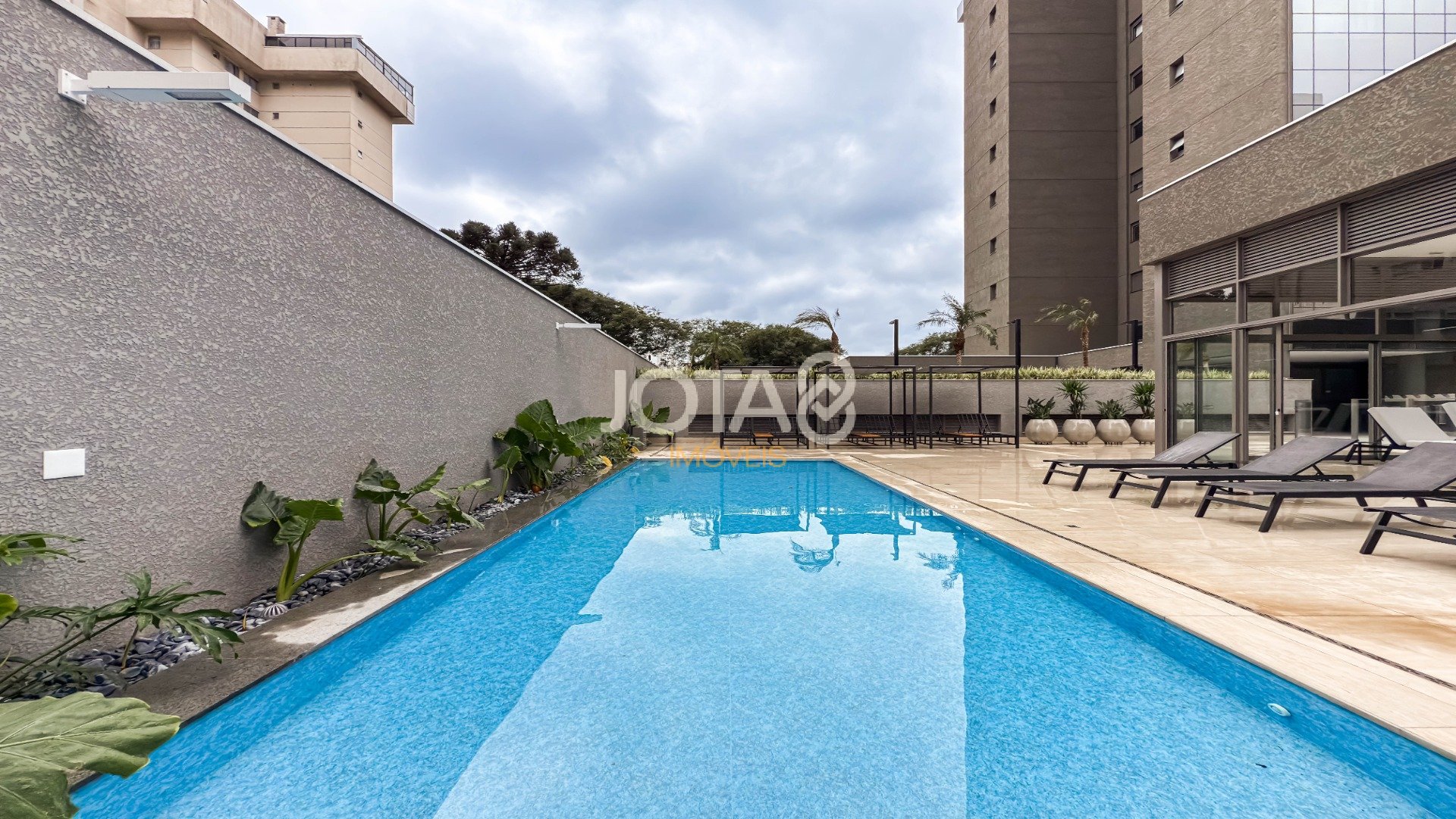 VITRA EM ANDAR ALTO, VISTA DESLUMBRANTE E COM 3 SUÍTES