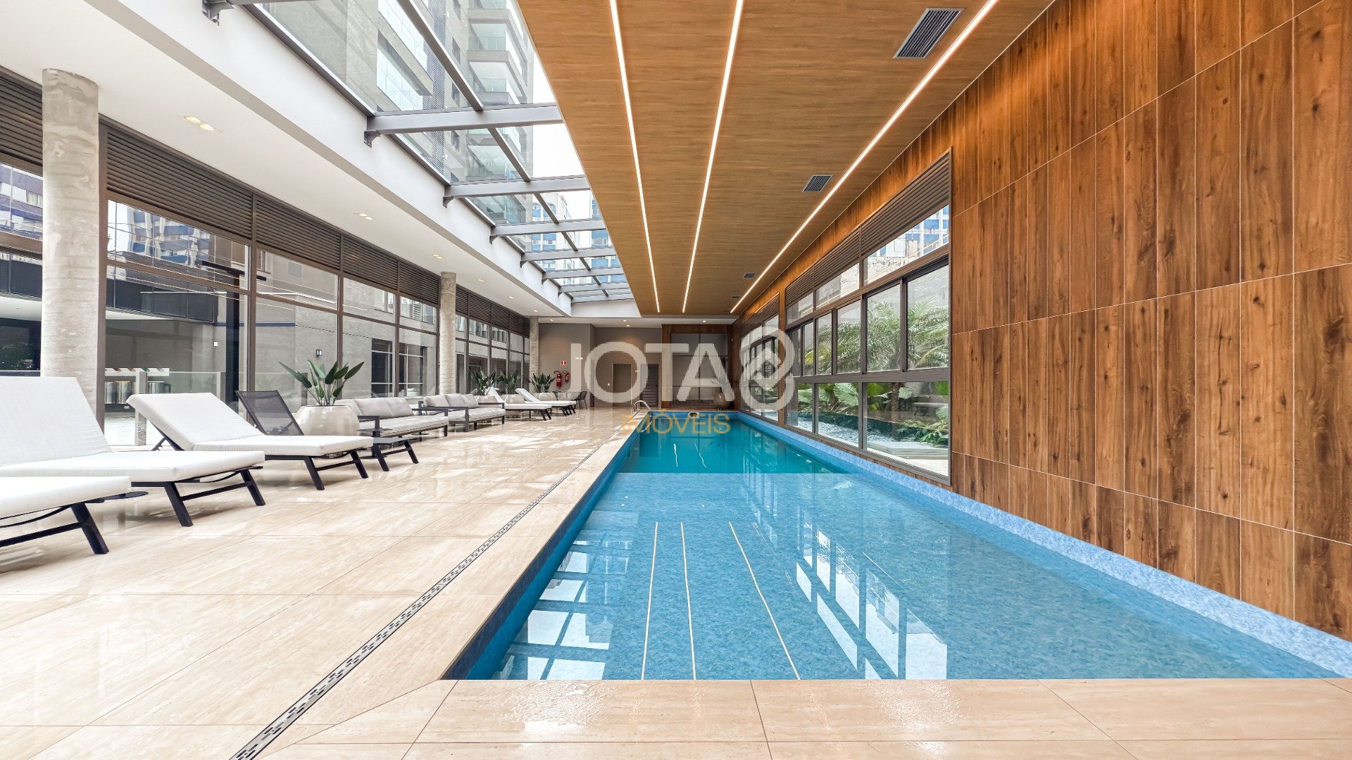 VITRA EM ANDAR ALTO, VISTA DESLUMBRANTE E COM 3 SUÍTES
