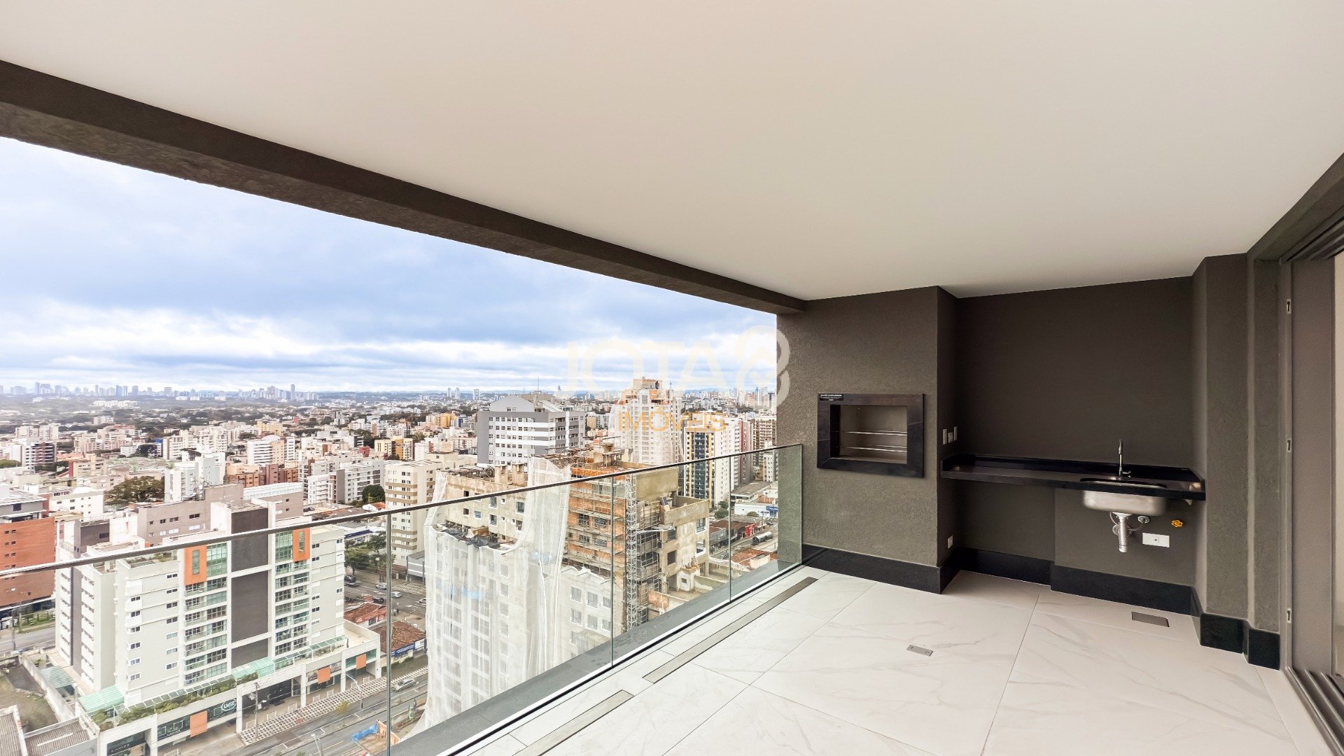 VITRA EM ANDAR ALTO, VISTA DESLUMBRANTE E COM 3 SUÍTES