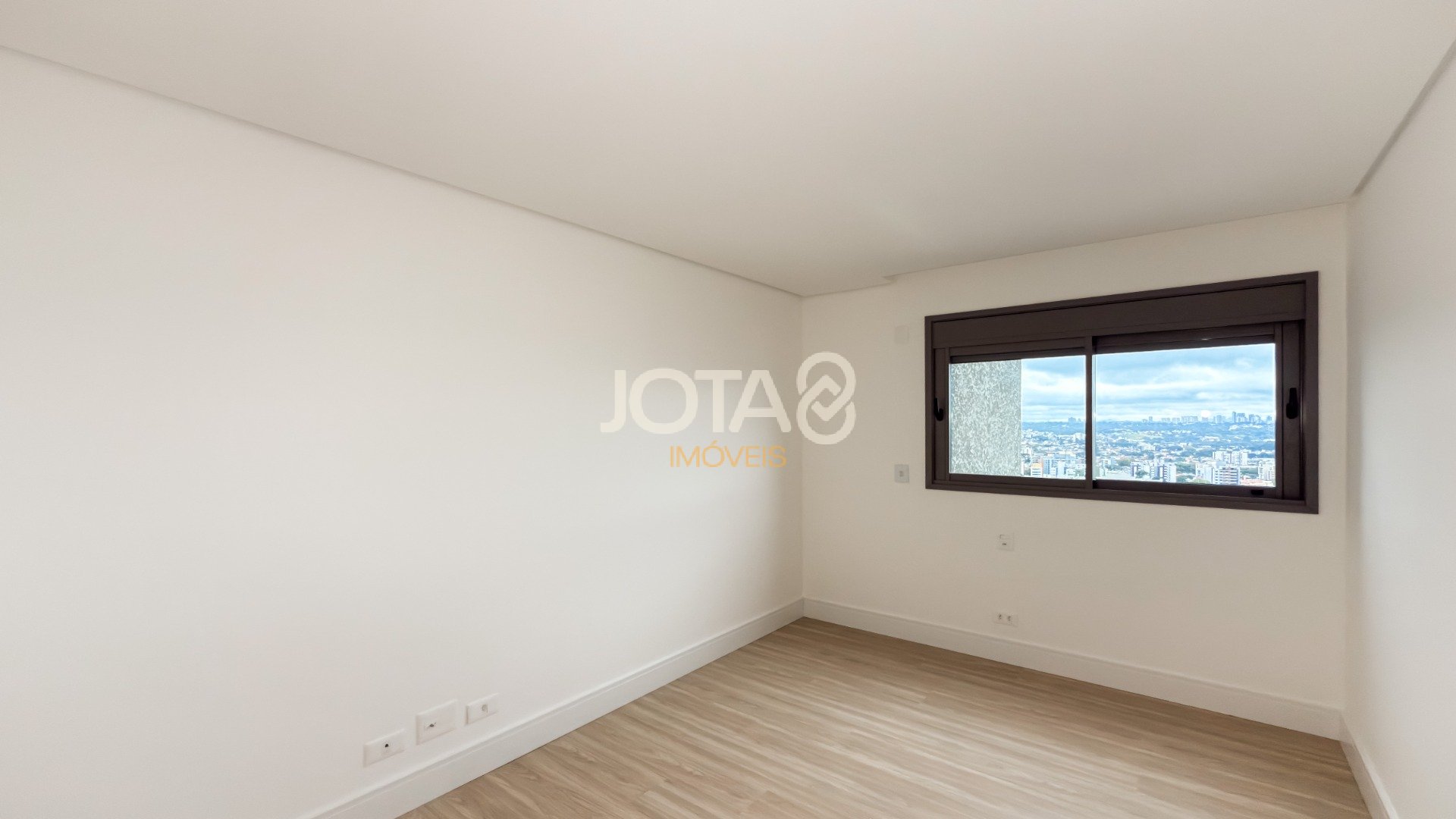 VITRA EM ANDAR ALTO, VISTA DESLUMBRANTE E COM 3 SUÍTES