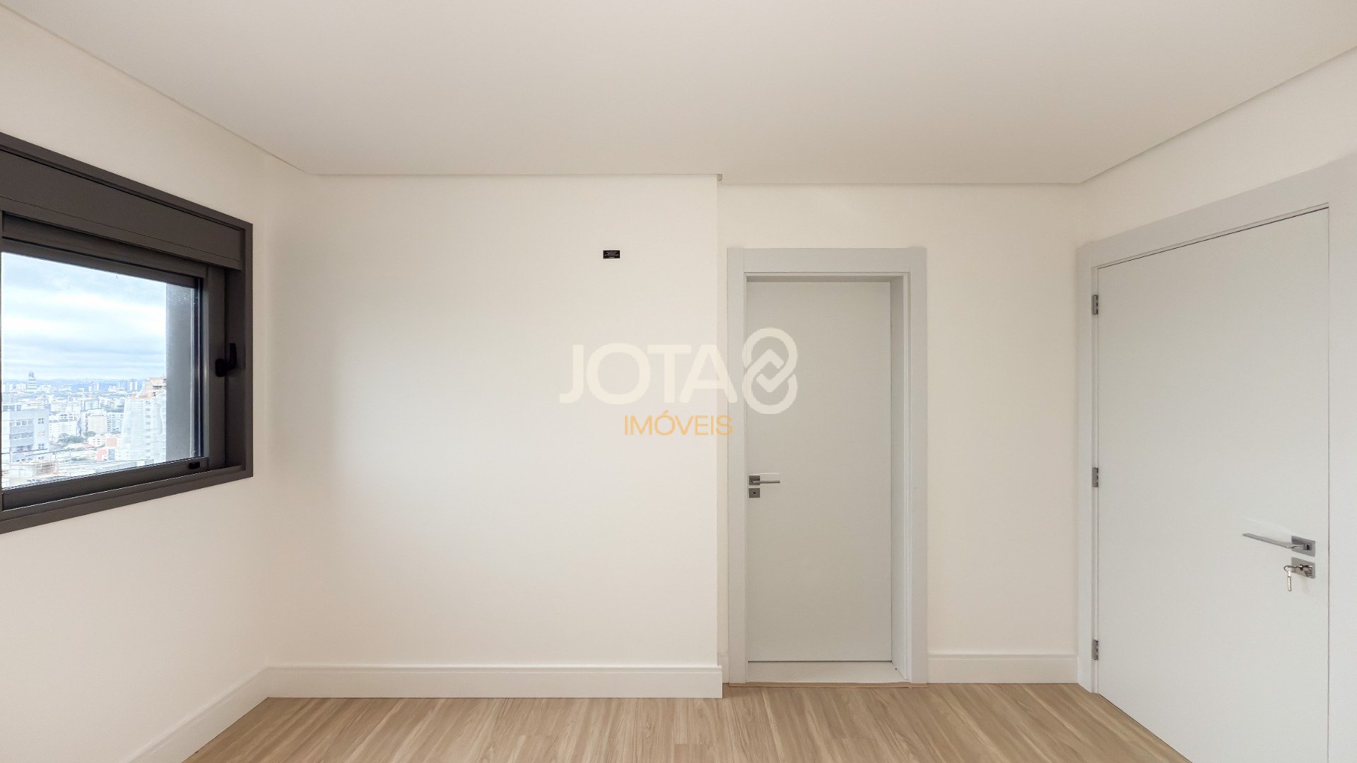 VITRA EM ANDAR ALTO, VISTA DESLUMBRANTE E COM 3 SUÍTES