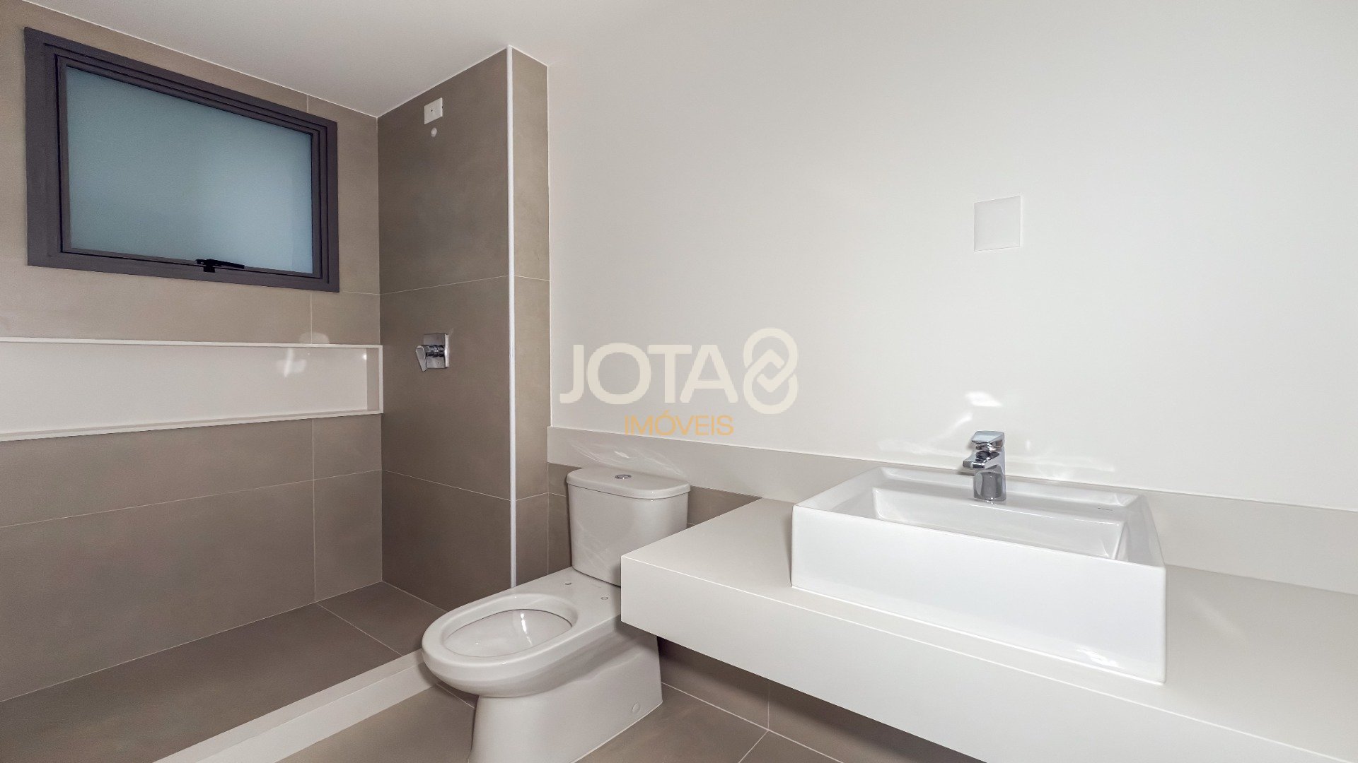 VITRA EM ANDAR ALTO, VISTA DESLUMBRANTE E COM 3 SUÍTES