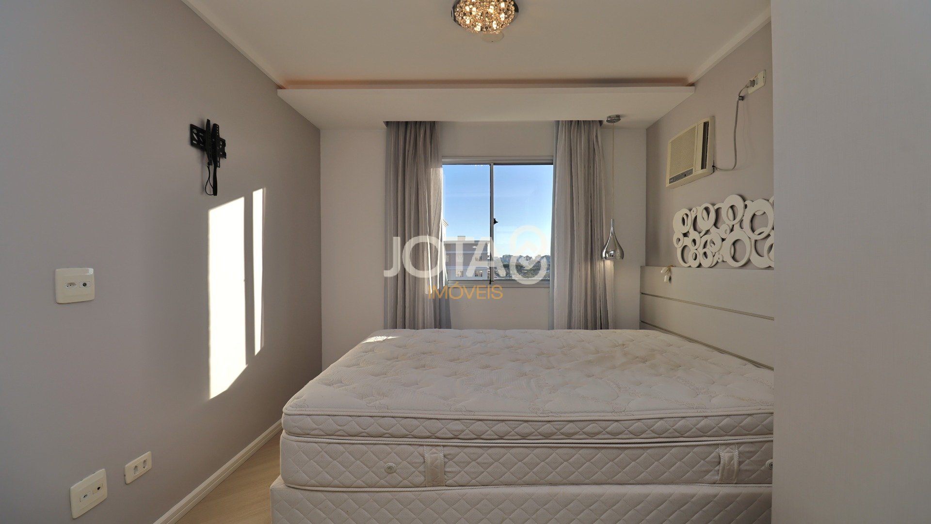 LINDO APARTAMENTO EM CONDOMÍNIO CLUBE