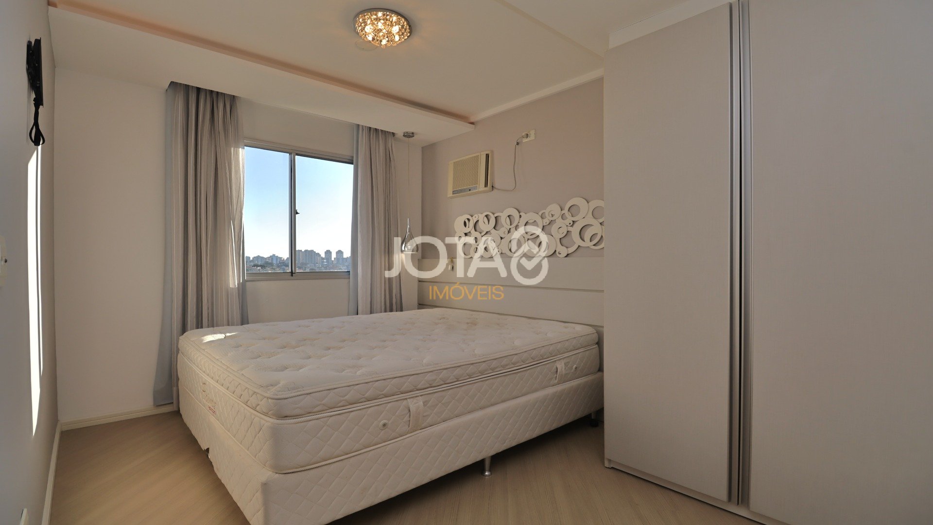 LINDO APARTAMENTO EM CONDOMÍNIO CLUBE