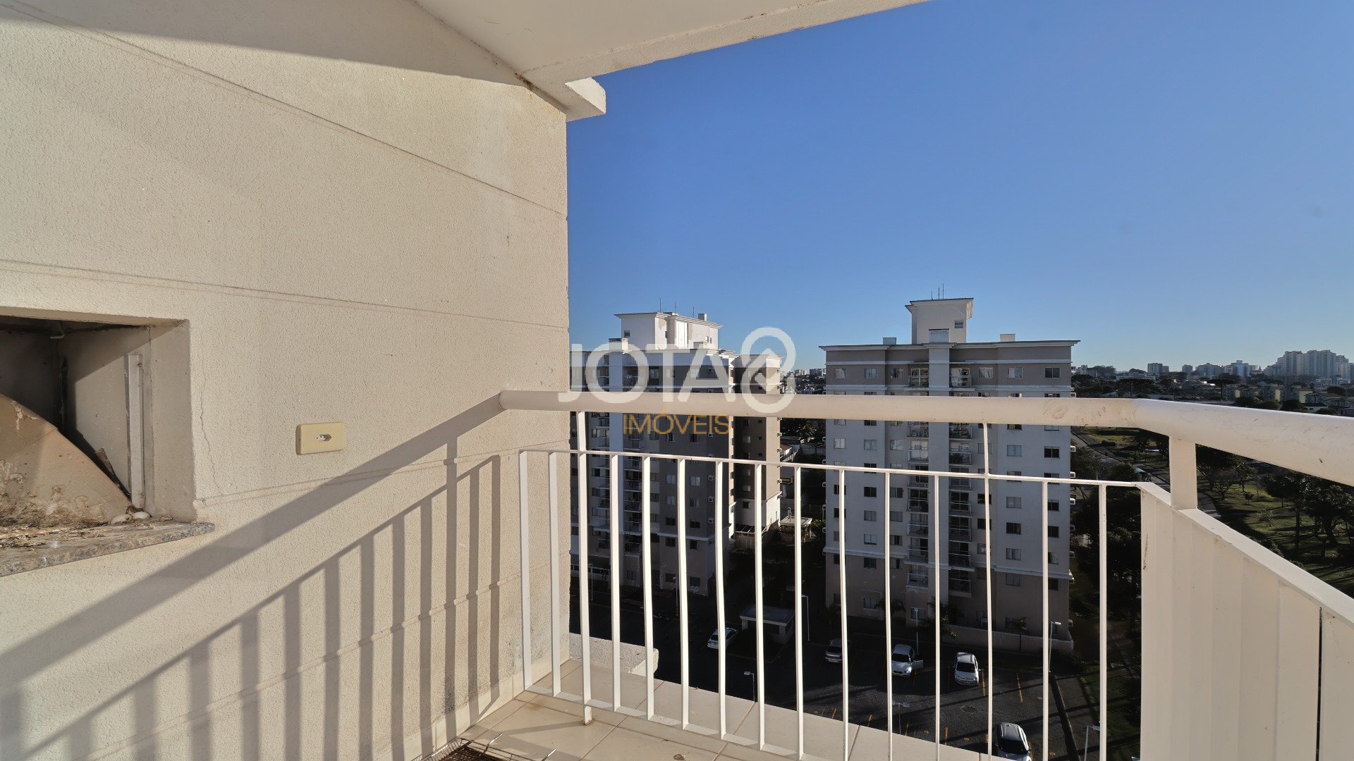 LINDO APARTAMENTO EM CONDOMÍNIO CLUBE