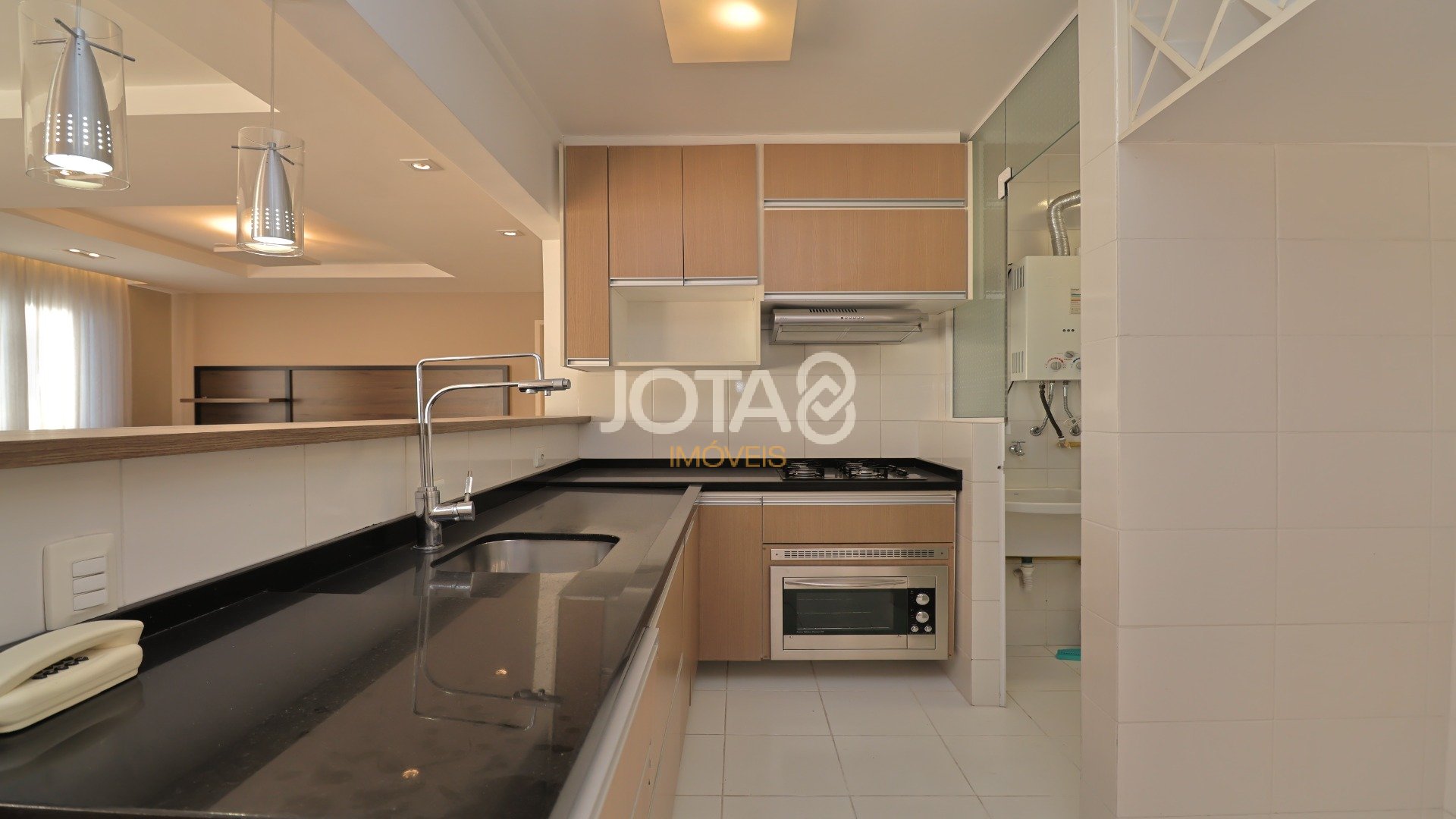 LINDO APARTAMENTO EM CONDOMÍNIO CLUBE
