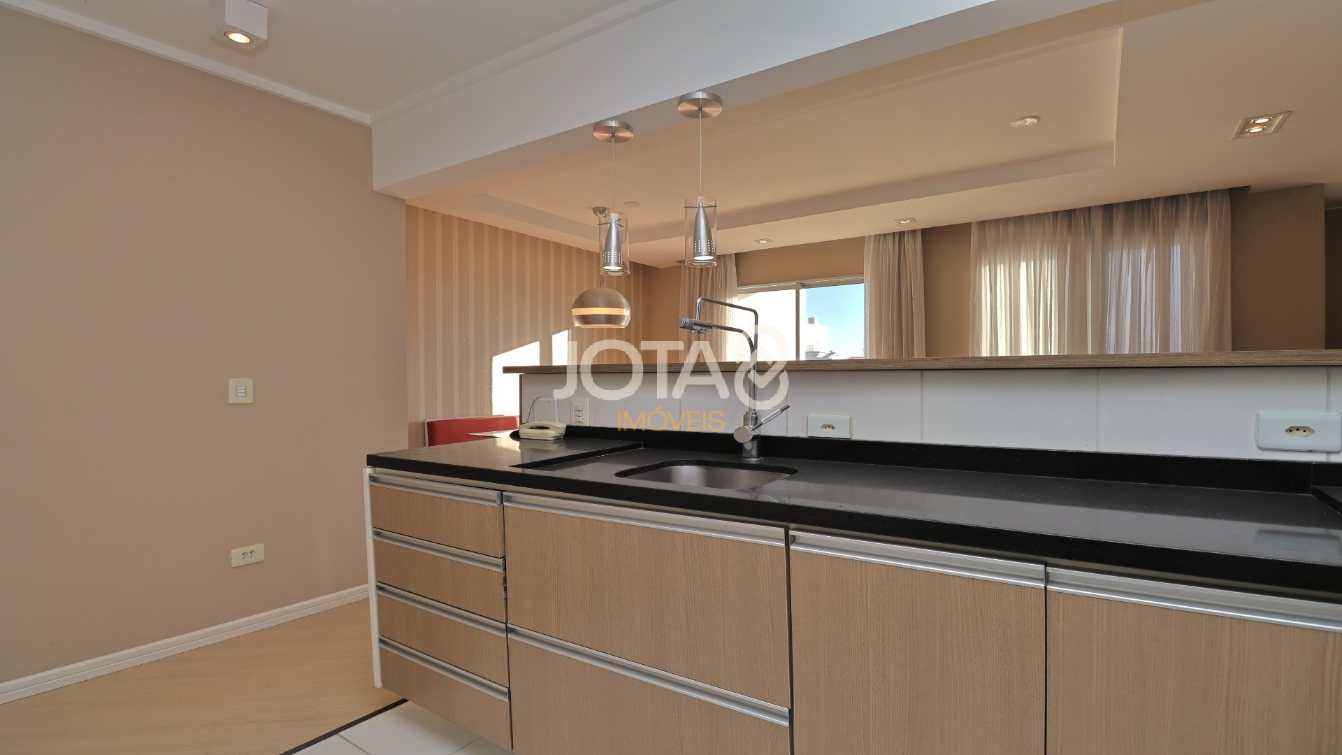 LINDO APARTAMENTO EM CONDOMÍNIO CLUBE