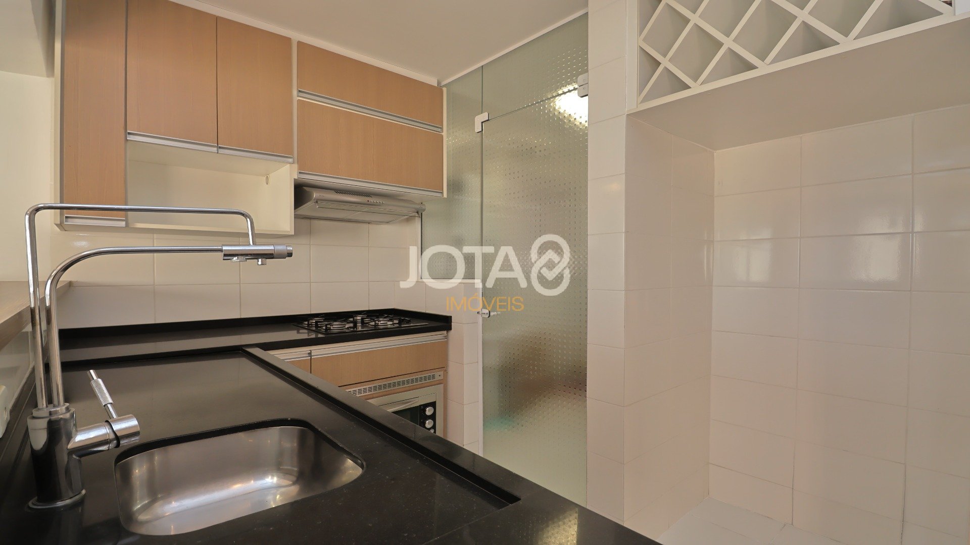 LINDO APARTAMENTO EM CONDOMÍNIO CLUBE
