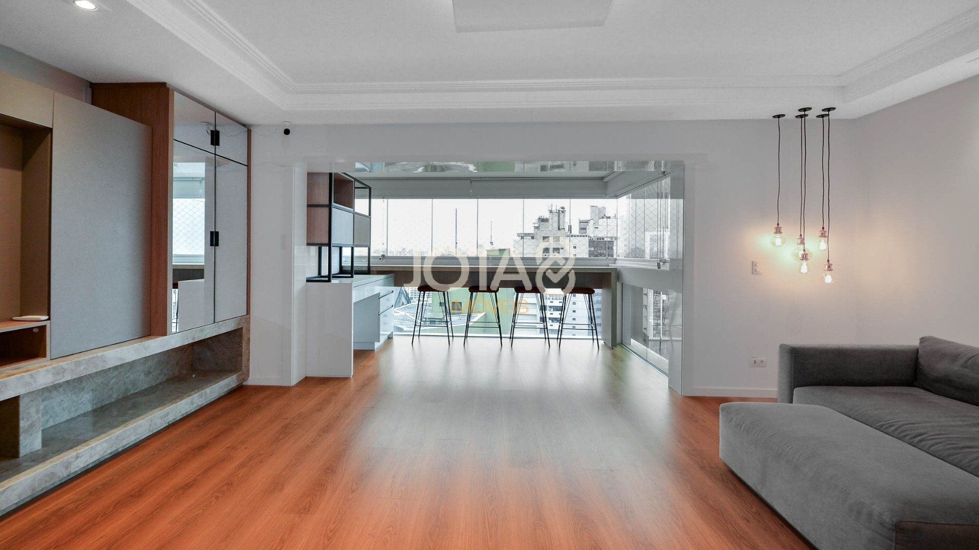 APARTAMENTO FACE NORTE AO LADO DA PRAÇA DO JAPÃO!