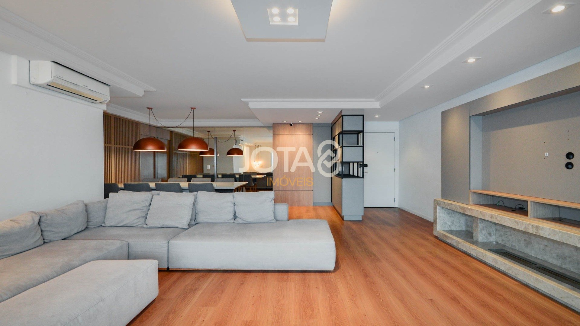 APARTAMENTO FACE NORTE AO LADO DA PRAÇA DO JAPÃO!