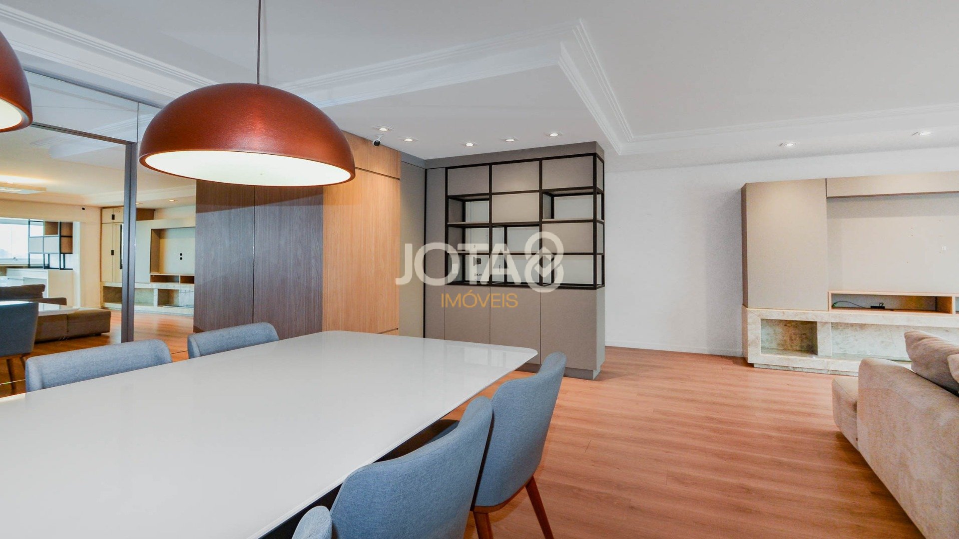 APARTAMENTO FACE NORTE AO LADO DA PRAÇA DO JAPÃO!