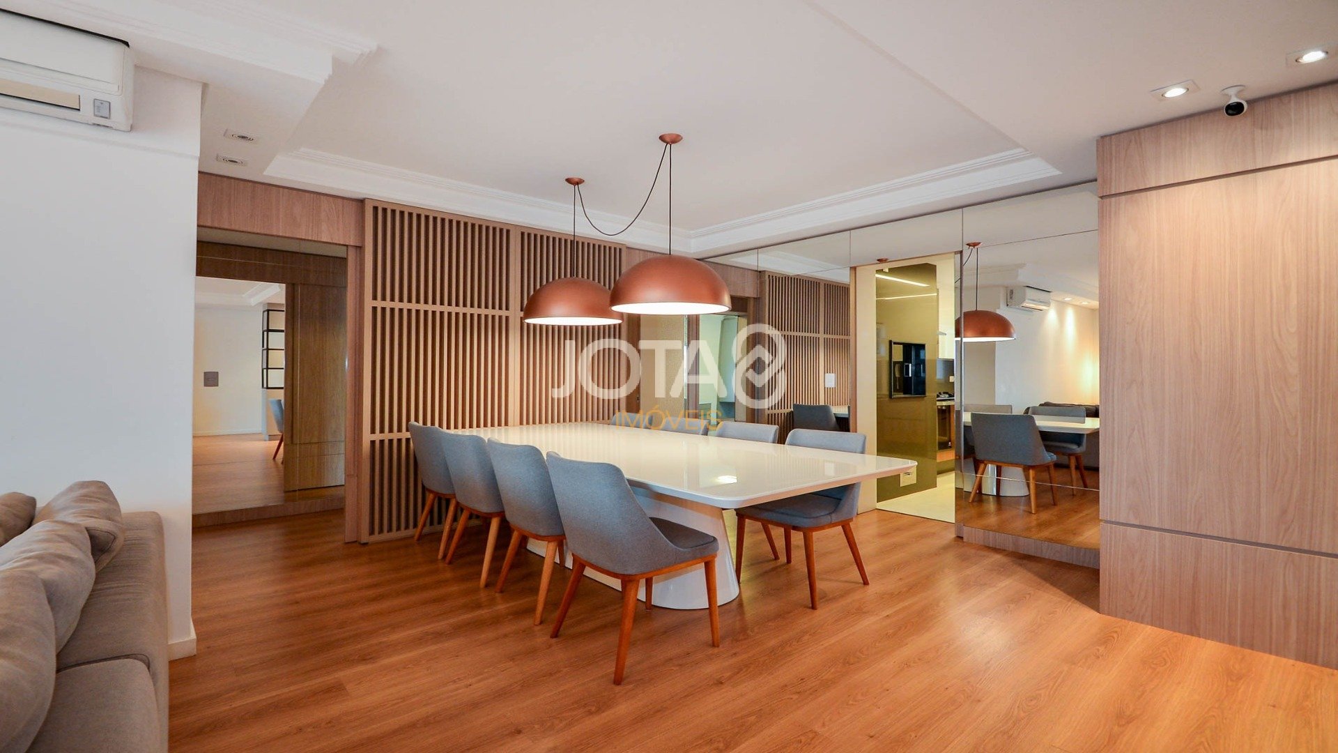 APARTAMENTO FACE NORTE AO LADO DA PRAÇA DO JAPÃO!