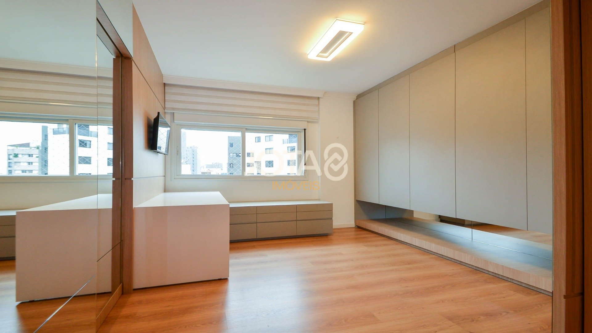 APARTAMENTO FACE NORTE AO LADO DA PRAÇA DO JAPÃO!