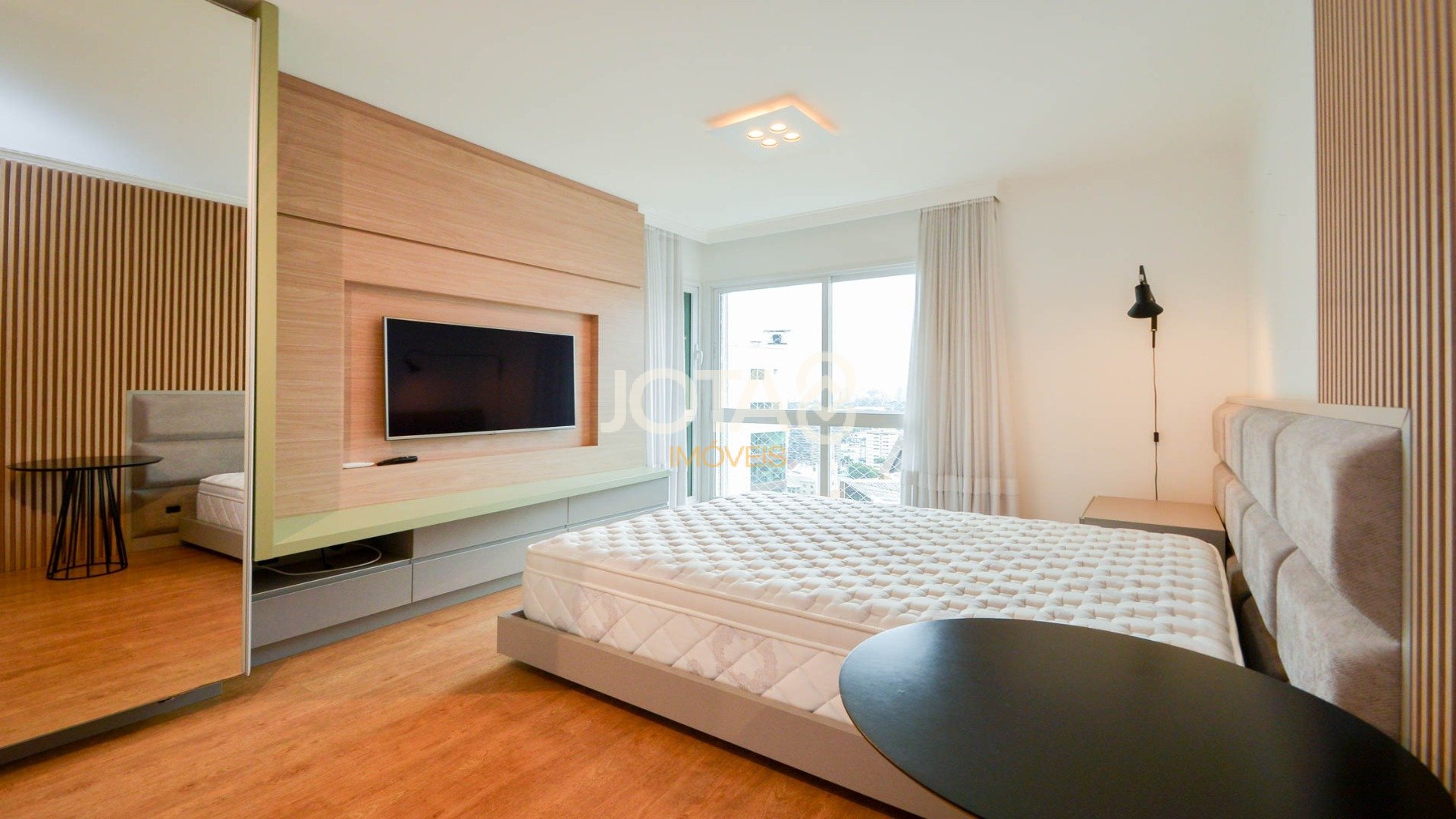 APARTAMENTO FACE NORTE AO LADO DA PRAÇA DO JAPÃO!