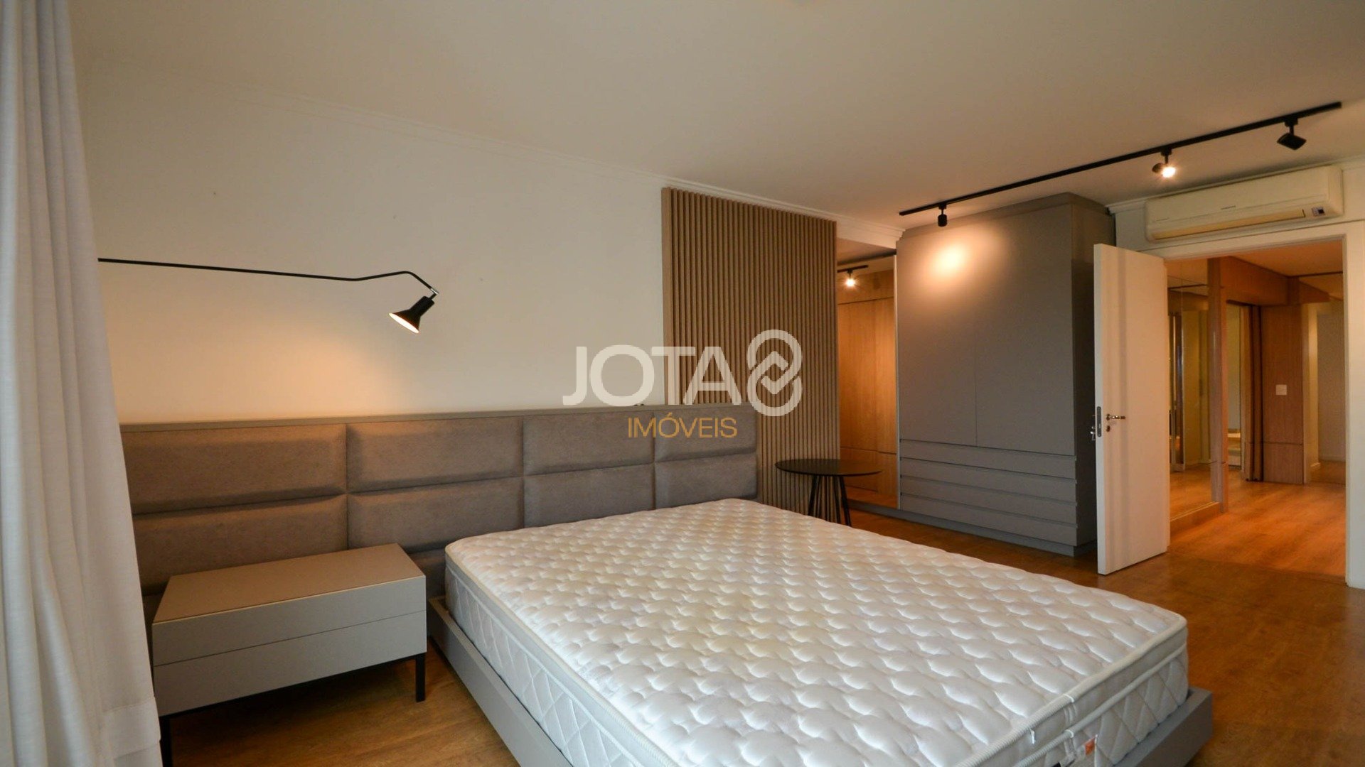 APARTAMENTO FACE NORTE AO LADO DA PRAÇA DO JAPÃO!