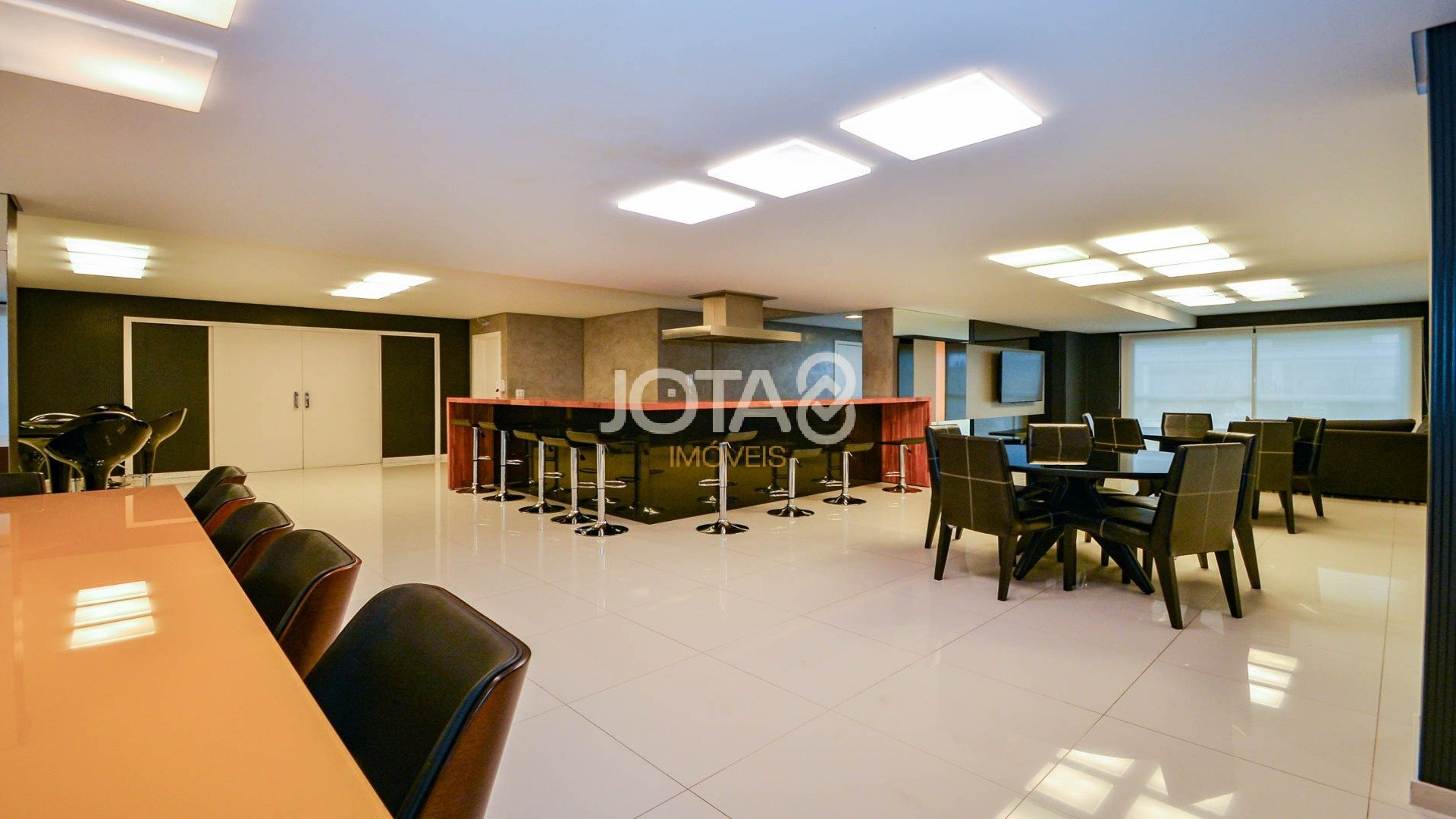 APARTAMENTO FACE NORTE AO LADO DA PRAÇA DO JAPÃO!