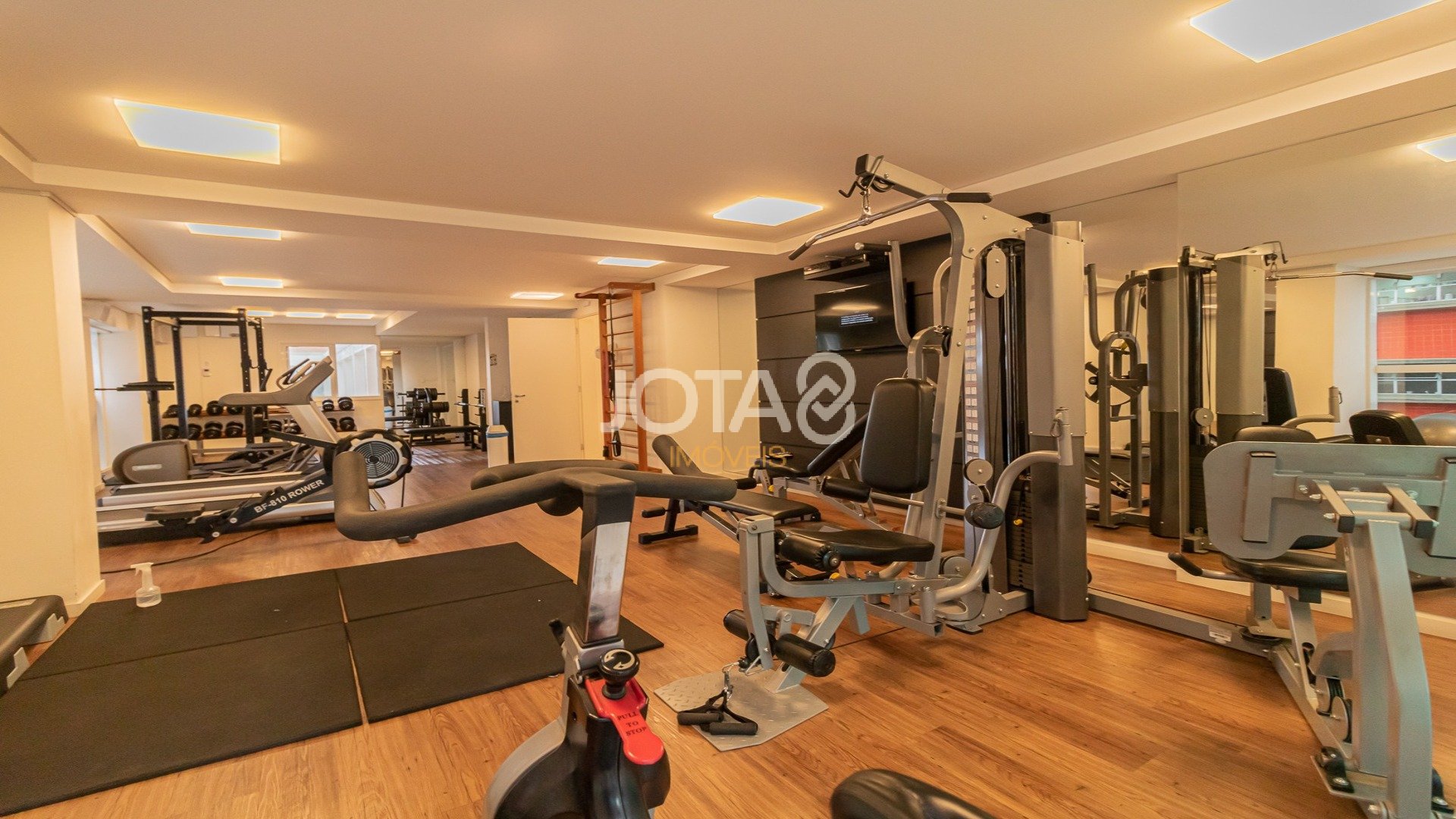 APARTAMENTO FACE NORTE AO LADO DA PRAÇA DO JAPÃO!
