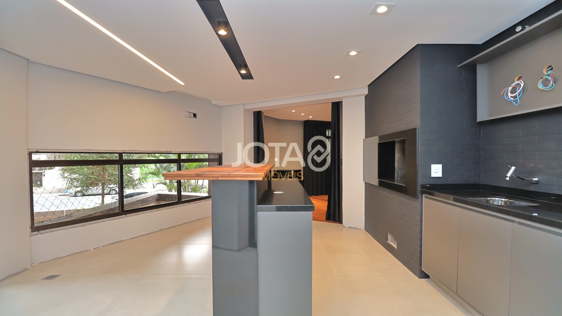 ALTO PADRÃO MOBILIADO NO BATEL - 1 POR ANDAR - 262M