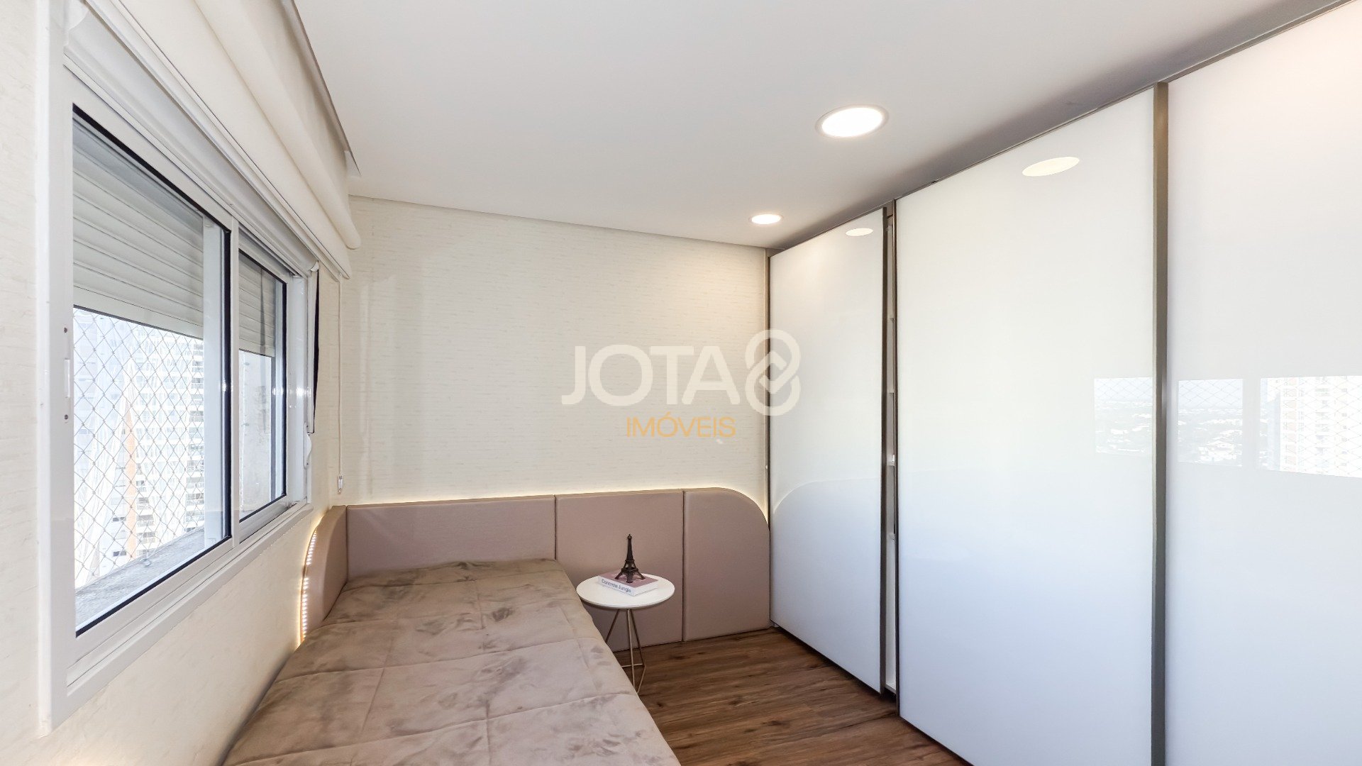 APARTAMENTO 3 SUÍTES