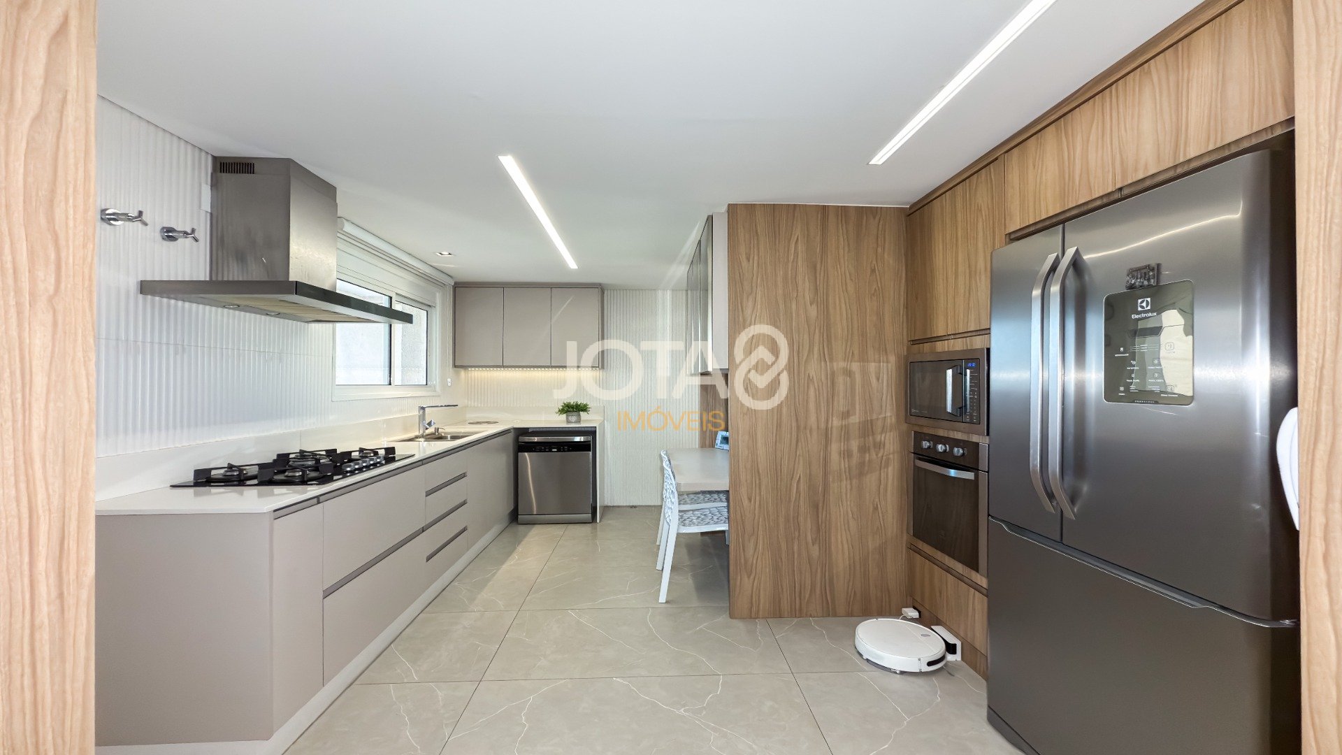 APARTAMENTO 3 SUÍTES