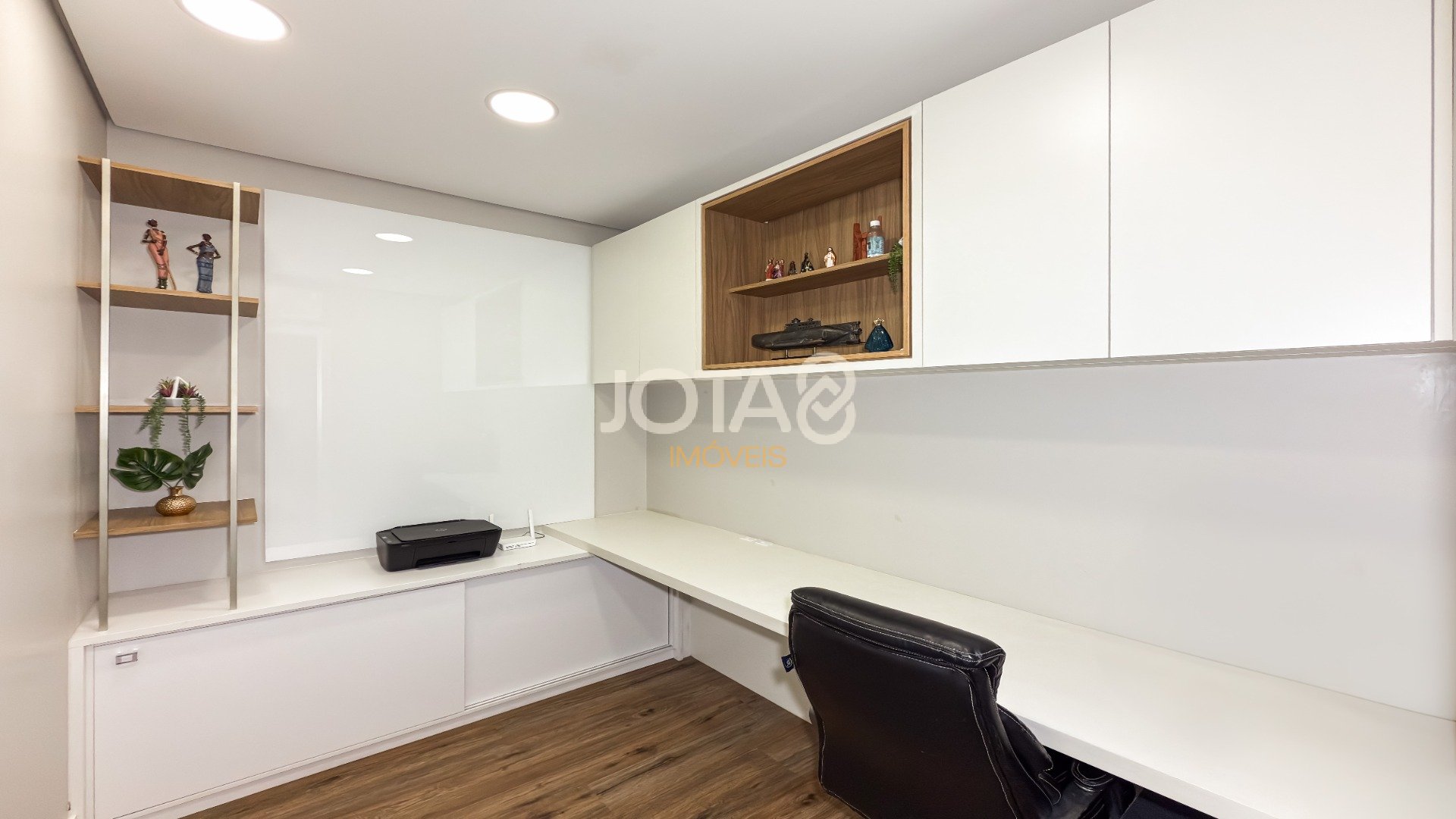 APARTAMENTO 3 SUÍTES
