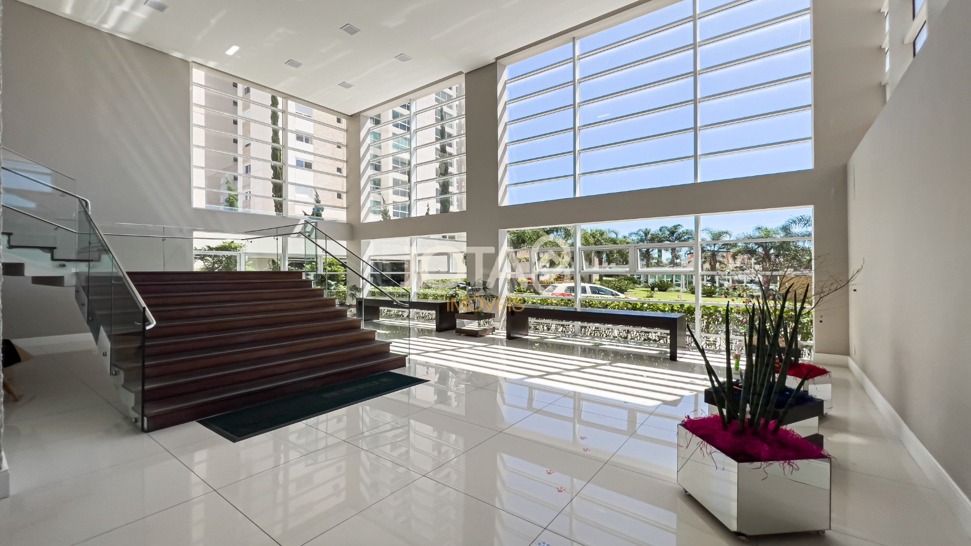 APARTAMENTO 3 SUÍTES