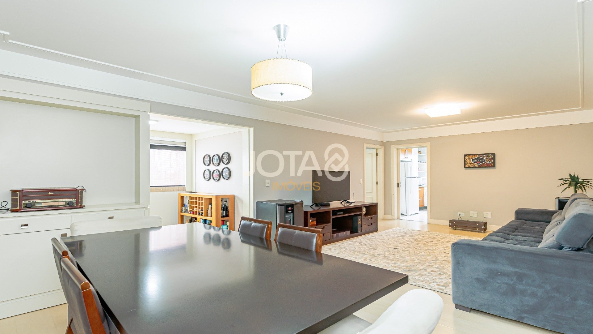 APARTAMENTO 3 QUARTOS E 3 VAGAS NO BATEL