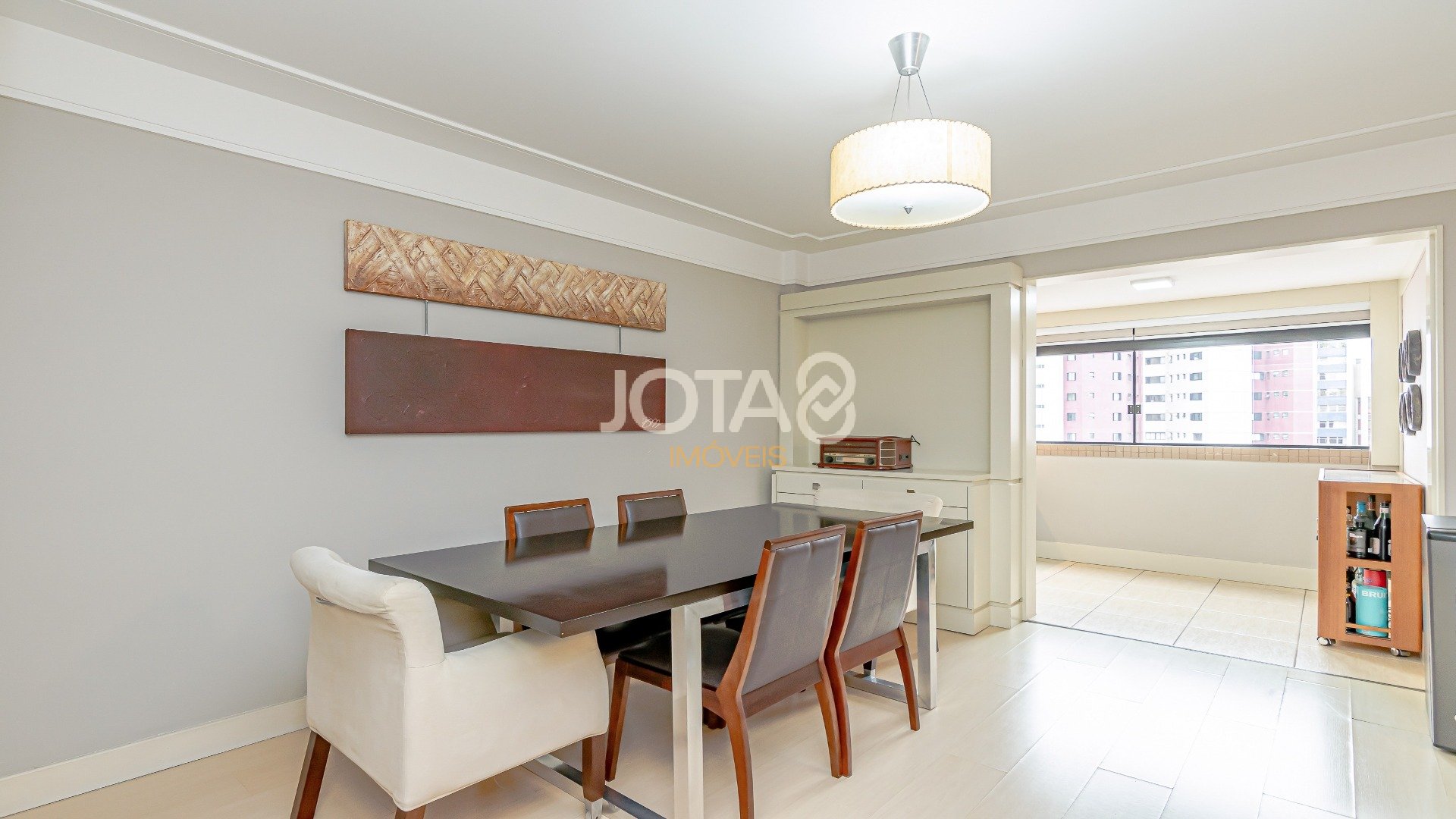 APARTAMENTO 3 QUARTOS E 3 VAGAS NO BATEL
