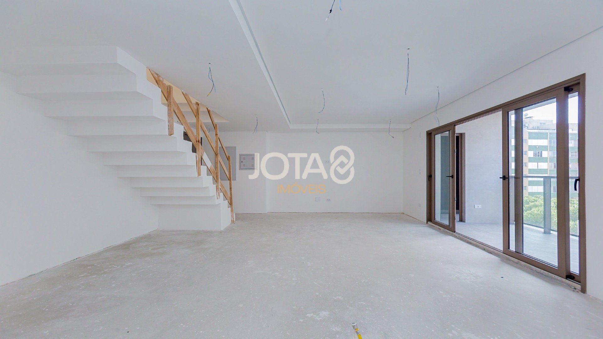 APARTAMENTO DUPLEX BATEL